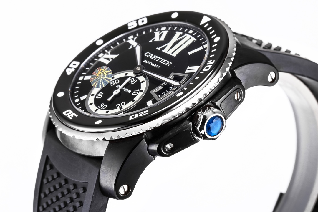 Cartier Calibre Diving Collection, 316L stainless steel case, ceramic bezel with ultra-luminescent coating, highly luminous dial markers, sapphire crystal with blue light reflection, 42x11mm dimensions. Powered by the Calibre 1904-PS automatic mechanical 