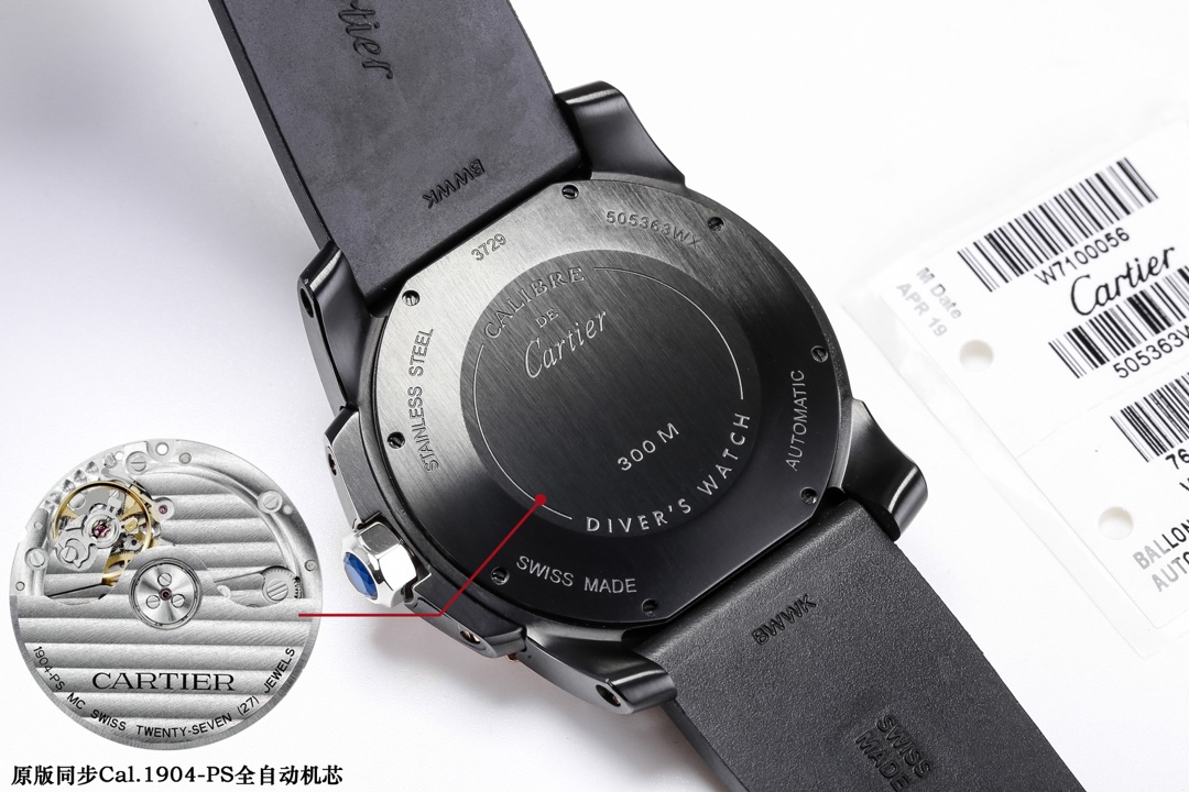 Cartier Calibre Diving Collection, 316L stainless steel case, ceramic bezel with ultra-luminescent coating, highly luminous dial markers, sapphire crystal with blue light reflection, 42x11mm dimensions. Powered by the Calibre 1904-PS automatic mechanical 