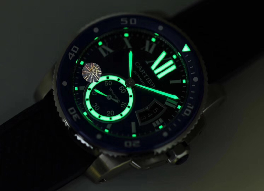 The Cartier Calibre de Cartier Diver collection represents a new generation of iconic masterpieces from Cartier. Featuring a 316L stainless steel case, ceramic bezel with luminescent coating, and a calendar display matching the authentic model with black 
