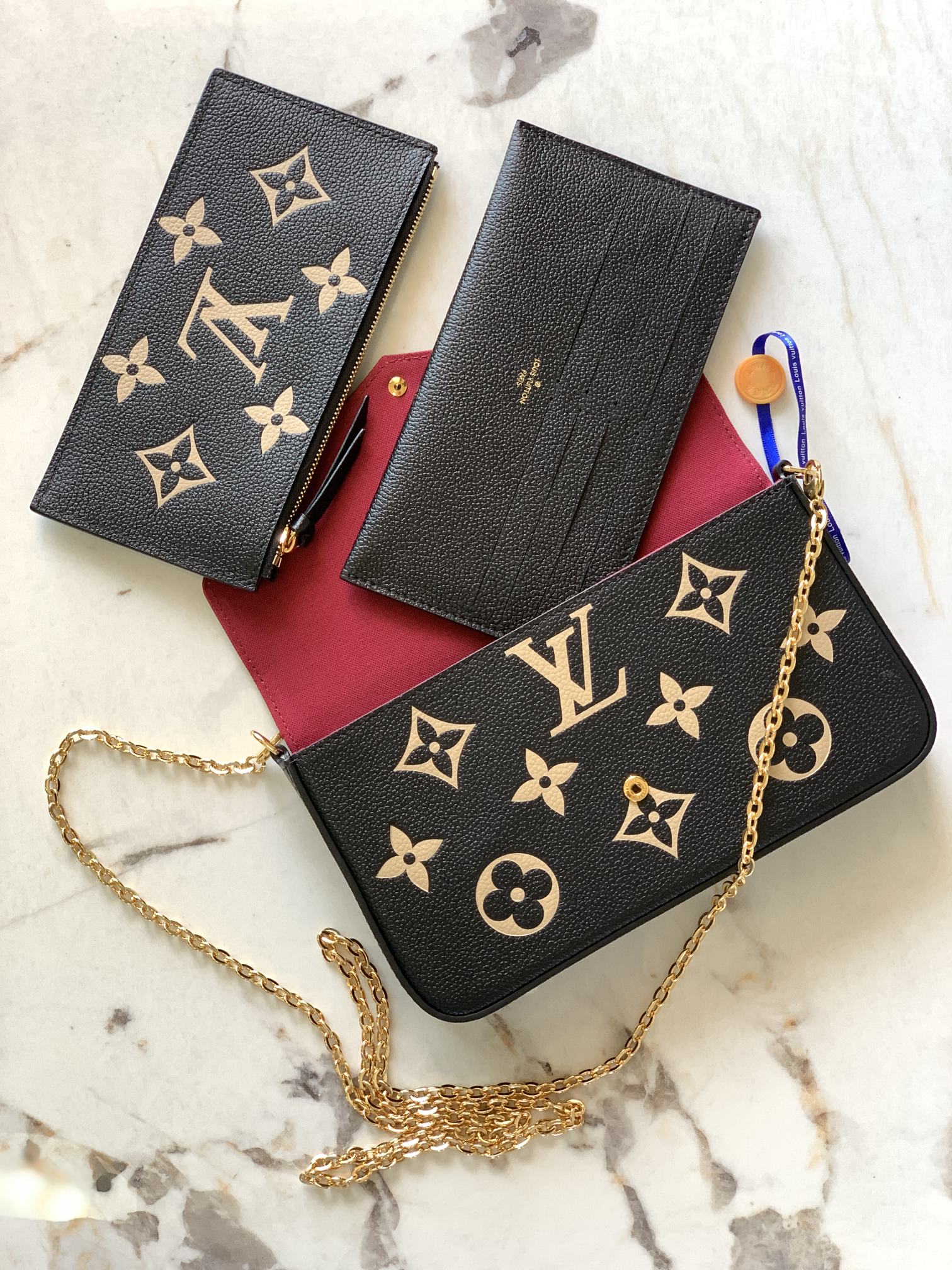 【Premium Genuine Leather M80482 Black】 This Pochette Félicie chain bag features Monogram Empreinte leather embossed with the Monogram pattern. Its envelope-style structure includes a removable inner pouch. Simply attach the chain to effortlessly switch be