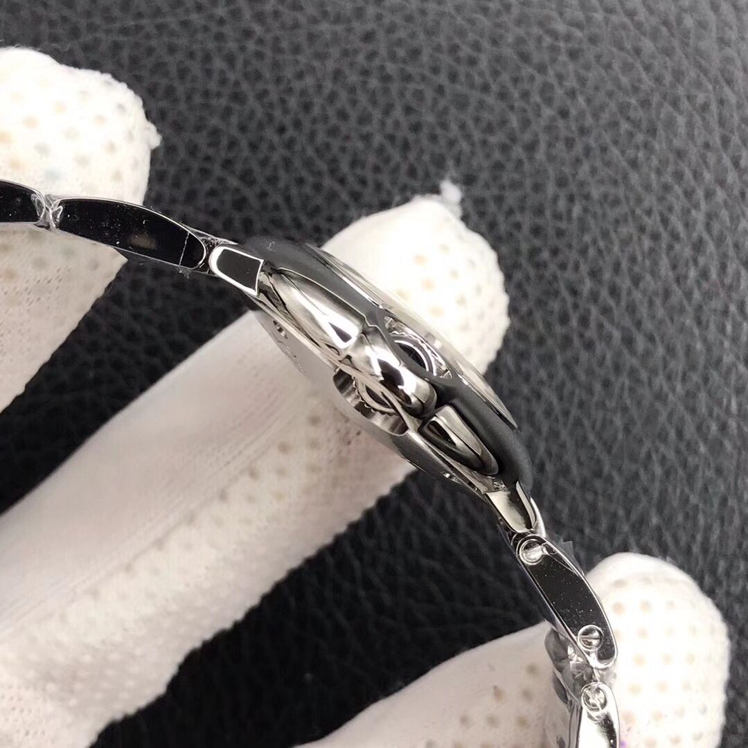 Cartier Ballon Bleu The most value-for-money ladies' watch Swiss Ronda quartz movement 28mm petite and dainty Quenched blue steel hands Crystal crown hand-polished