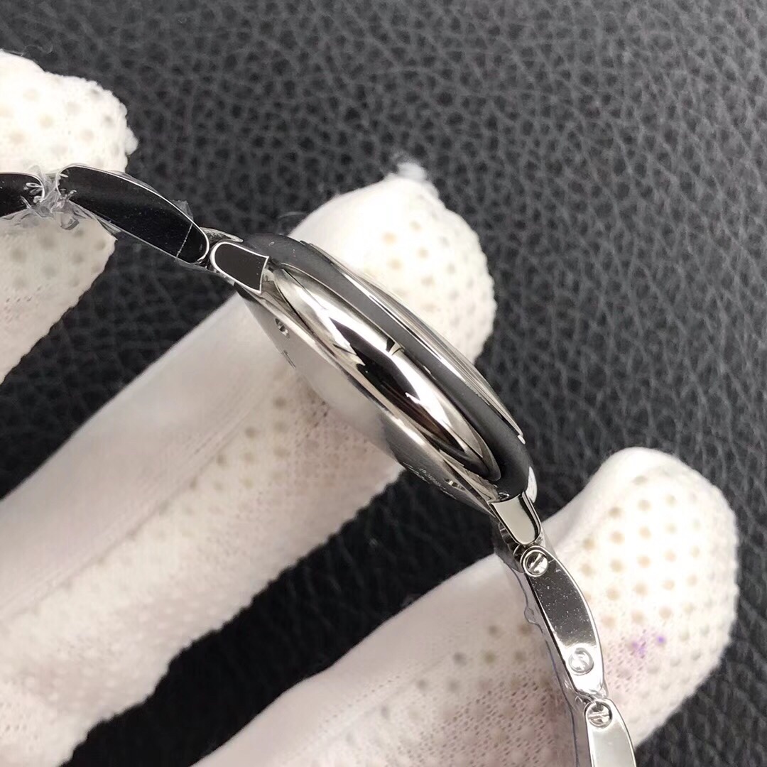 Cartier Ballon Bleu The most value-for-money ladies' watch Swiss Ronda quartz movement 28mm petite and dainty Quenched blue steel hands Crystal crown hand-polished