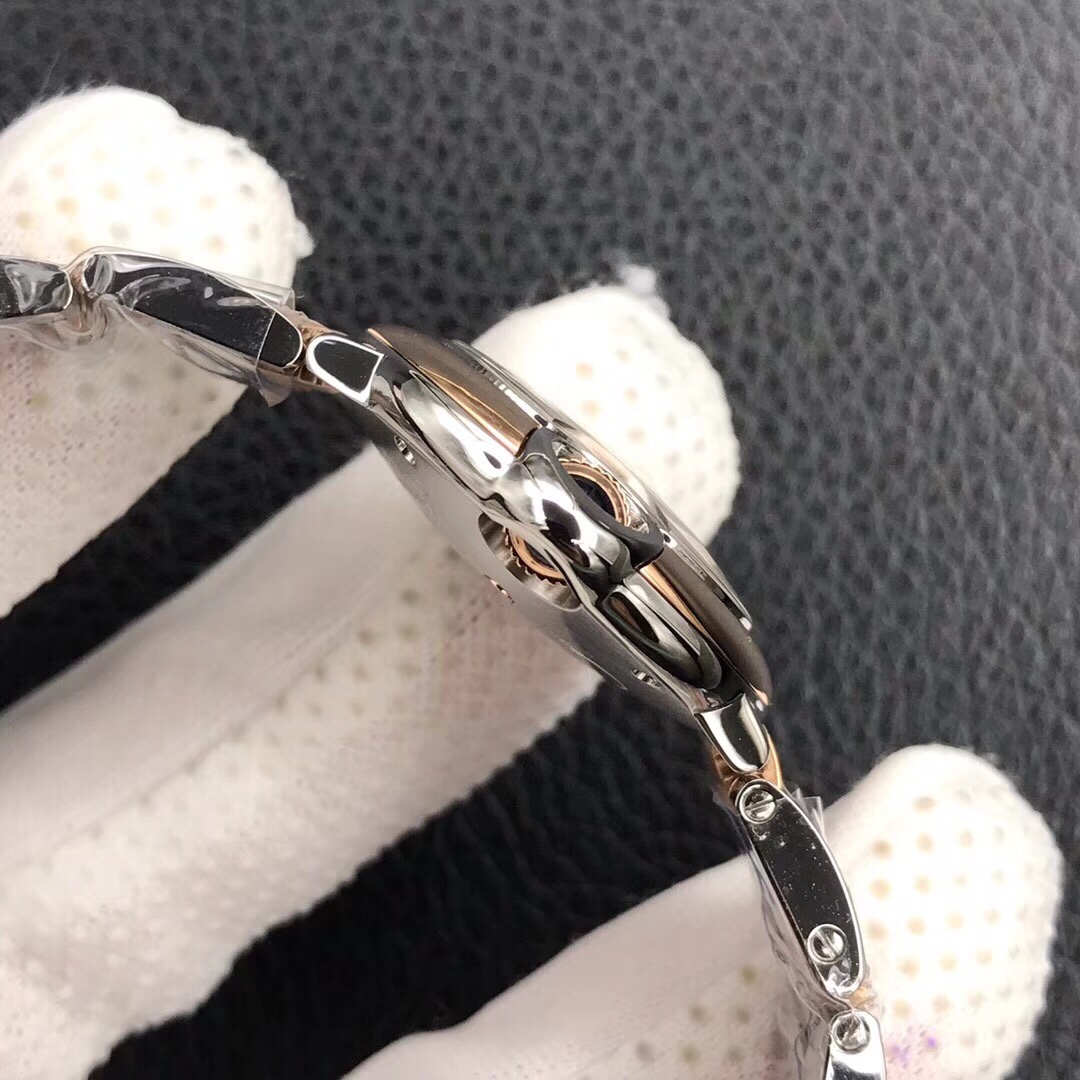 卡地亚 小气球 为性价比最好的女款  瑞士朗达石英机芯 28mm 娇小玲珑  淬火蓝钢指针 表把头晶石由手工打磨而成