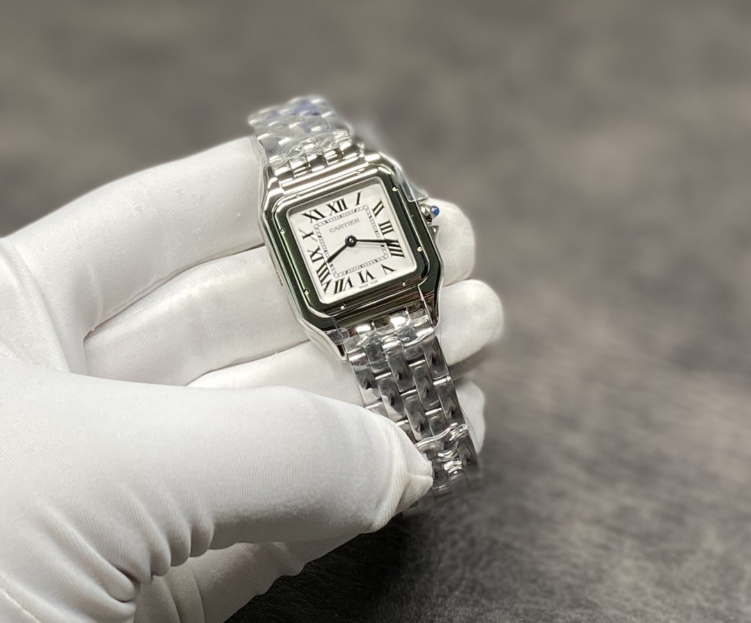 Cartier Panthère Collection Watch, featuring an exceptional steel bracelet. Crafted with meticulous care by AF watchmakers, the five-row 316L stainless steel bracelet offers remarkable flexibility. Paired with a Swiss-made quartz movement, it delivers rel
