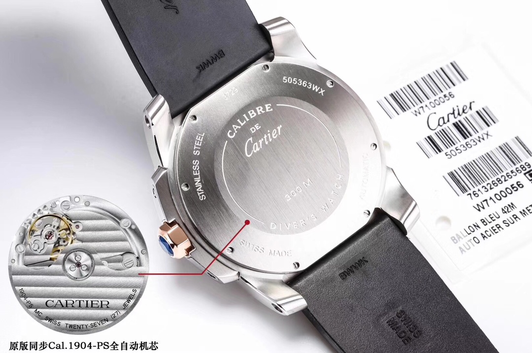 The Cartier Calibre de Cartier Diver collection represents a new generation of iconic masterpieces from Cartier. Featuring a 316L stainless steel case, ceramic bezel with luminescent coating, and a calendar display matching the authentic model with black 