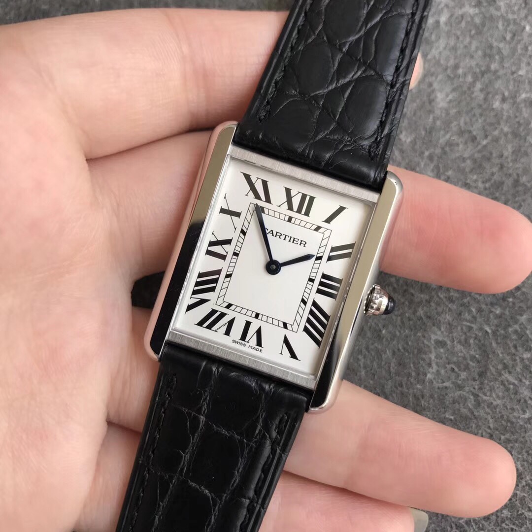 Cartier Solo Tank Ladies' Watch! Player-customised timepiece, authentic model fully disassembled for moulding, components interchangeable with genuine article. Quenched and fired blue steel hands, case sides featuring identical flush-head genuine screws a