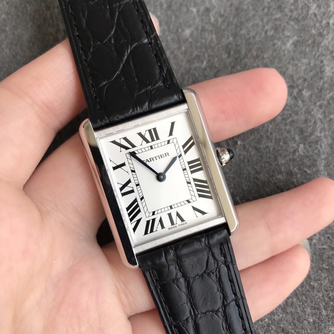 Cartier Solo Tank Ladies' Watch! Player-customised timepiece, authentic model fully disassembled for moulding, components interchangeable with genuine article. Quenched and fired blue steel hands, case sides featuring identical flush-head genuine screws a