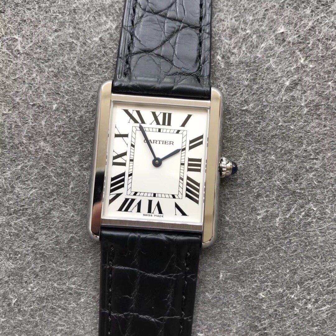 Cartier Solo Tank Ladies' Watch! Player-customised timepiece, authentic model fully disassembled for moulding, components interchangeable with genuine article. Quenched and fired blue steel hands, case sides featuring identical flush-head genuine screws a