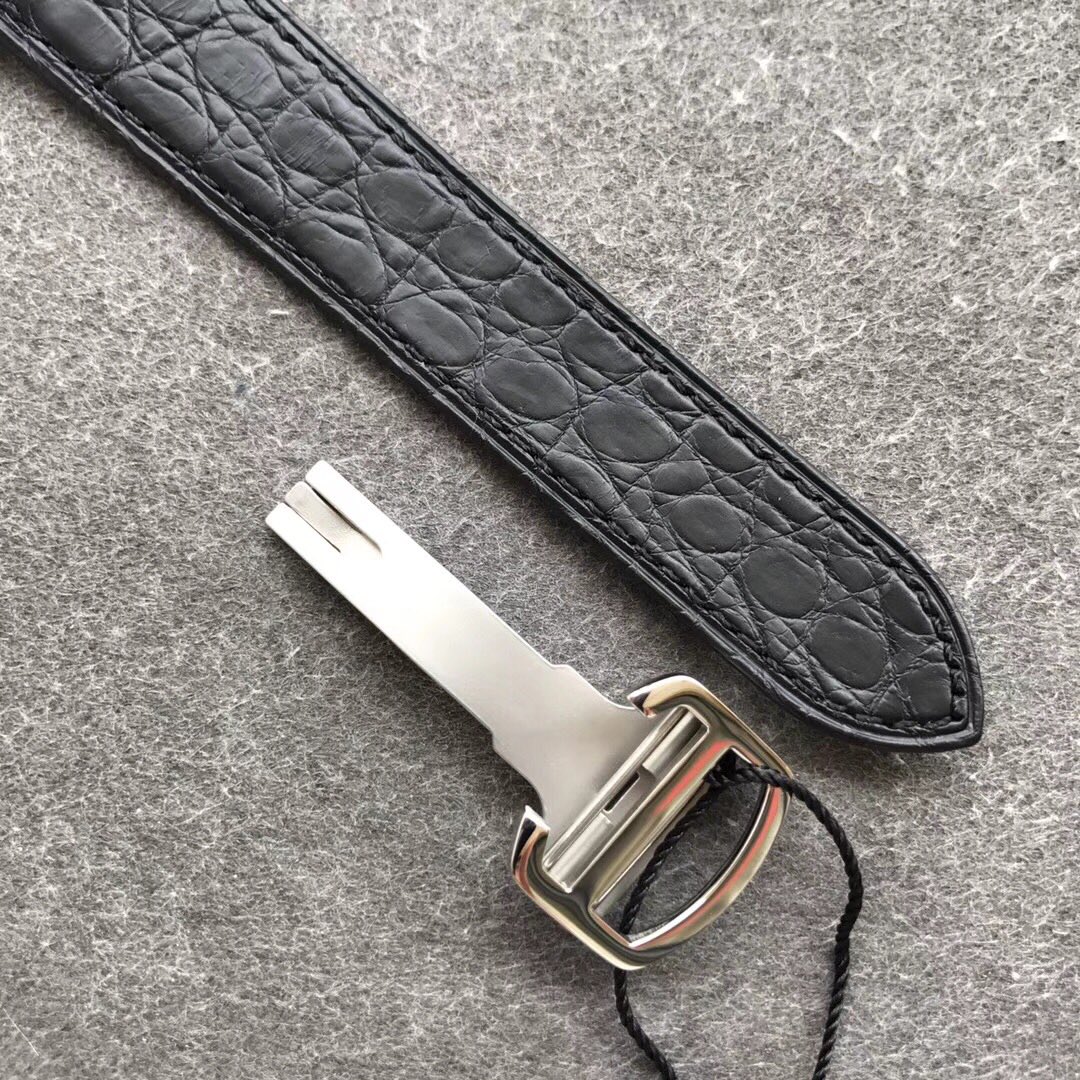 Cartier Solo Tank Ladies' Watch! Player-customised timepiece, authentic model fully disassembled for moulding, components interchangeable with genuine article. Quenched and fired blue steel hands, case sides featuring identical flush-head genuine screws a