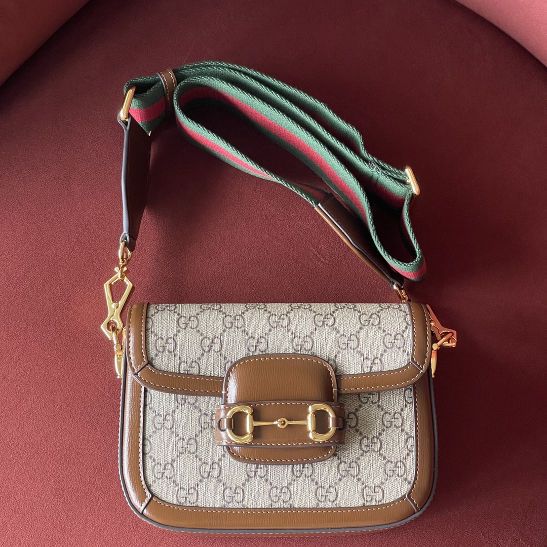 1955 Mini Horse Bit Series Genuine Leather Model 658574  Dimensions: 20.5*14.5*5cm 