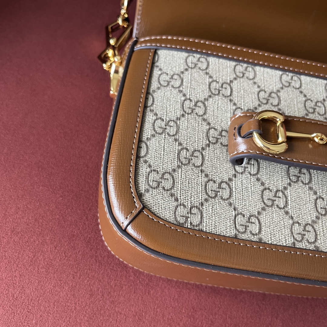 1955 Mini Horse Bit Series Genuine Leather Model 658574  Dimensions: 20.5*14.5*5cm 