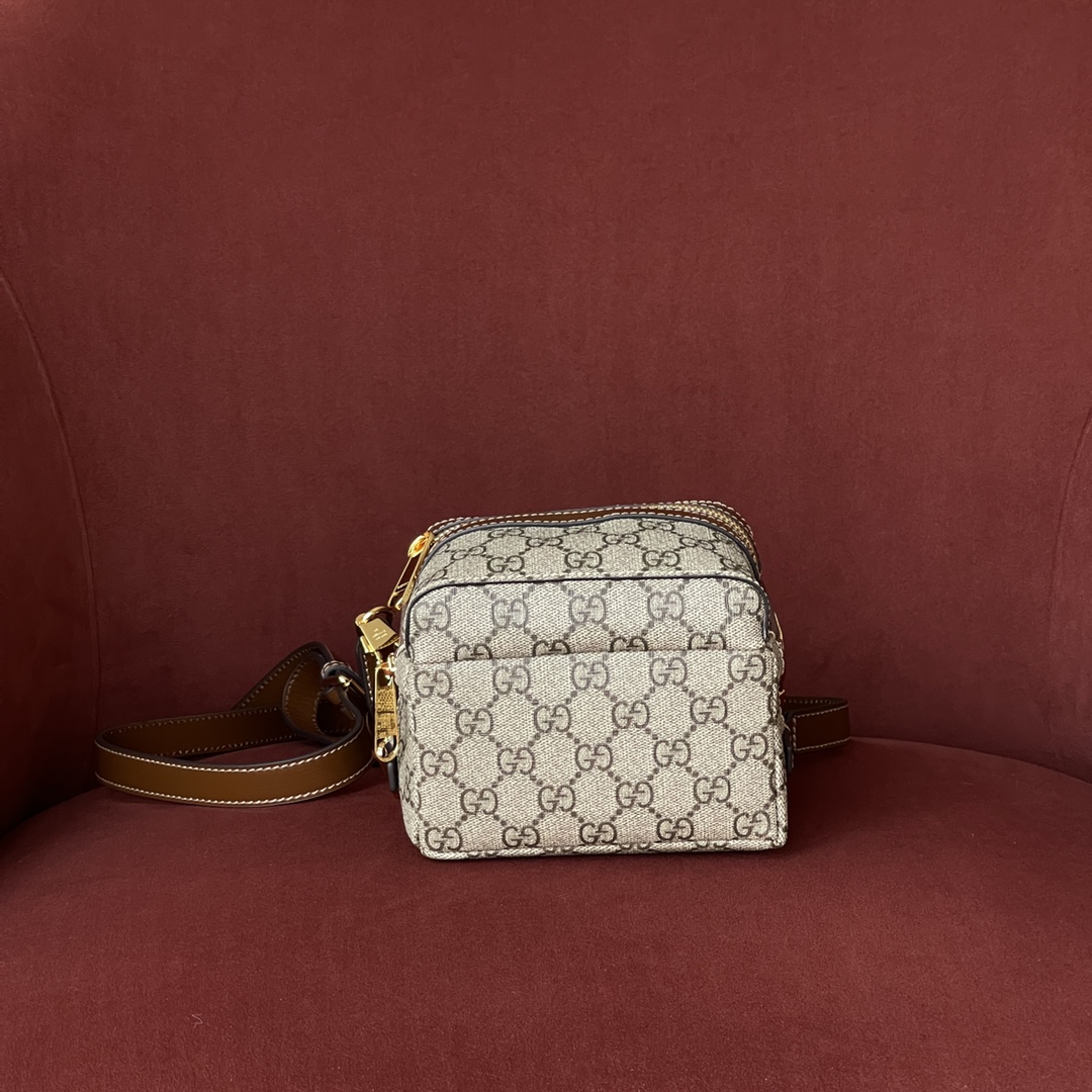 Genuine Leather Model: 725654 Dimensions: 15 x 9 x 8 cm Crafted from GG Supreme canvas with brown leather piping, this versatile bag can be worn around the waist or crossbody. The brand successfully reimagines a classic silhouette with this piece. It feat