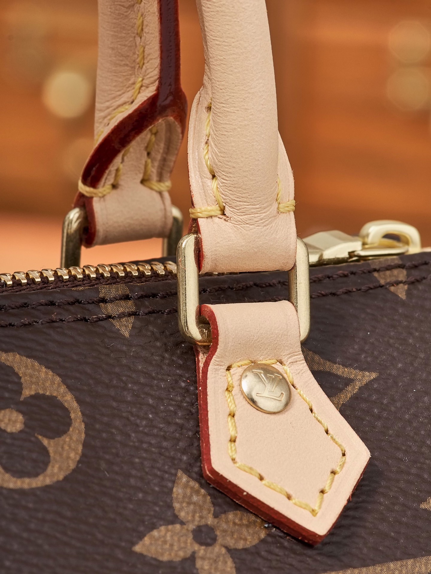 M61252: MB Brand ~ Latest coated fabric, dynamic UID variable-code chip, solid steel hardware with thick plating, imported leather Dimensions: 16x11x9CM