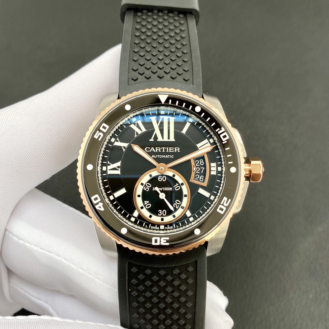 Cartier Calibre de Cartier Diver Collection, 316L stainless steel case, ceramic bezel with ultra-luminescent coating, highly luminous dial markers, sapphire crystal with blue light reflection, 42x11mm dimensions. Powered by the Calibre 1904-PS automatic m