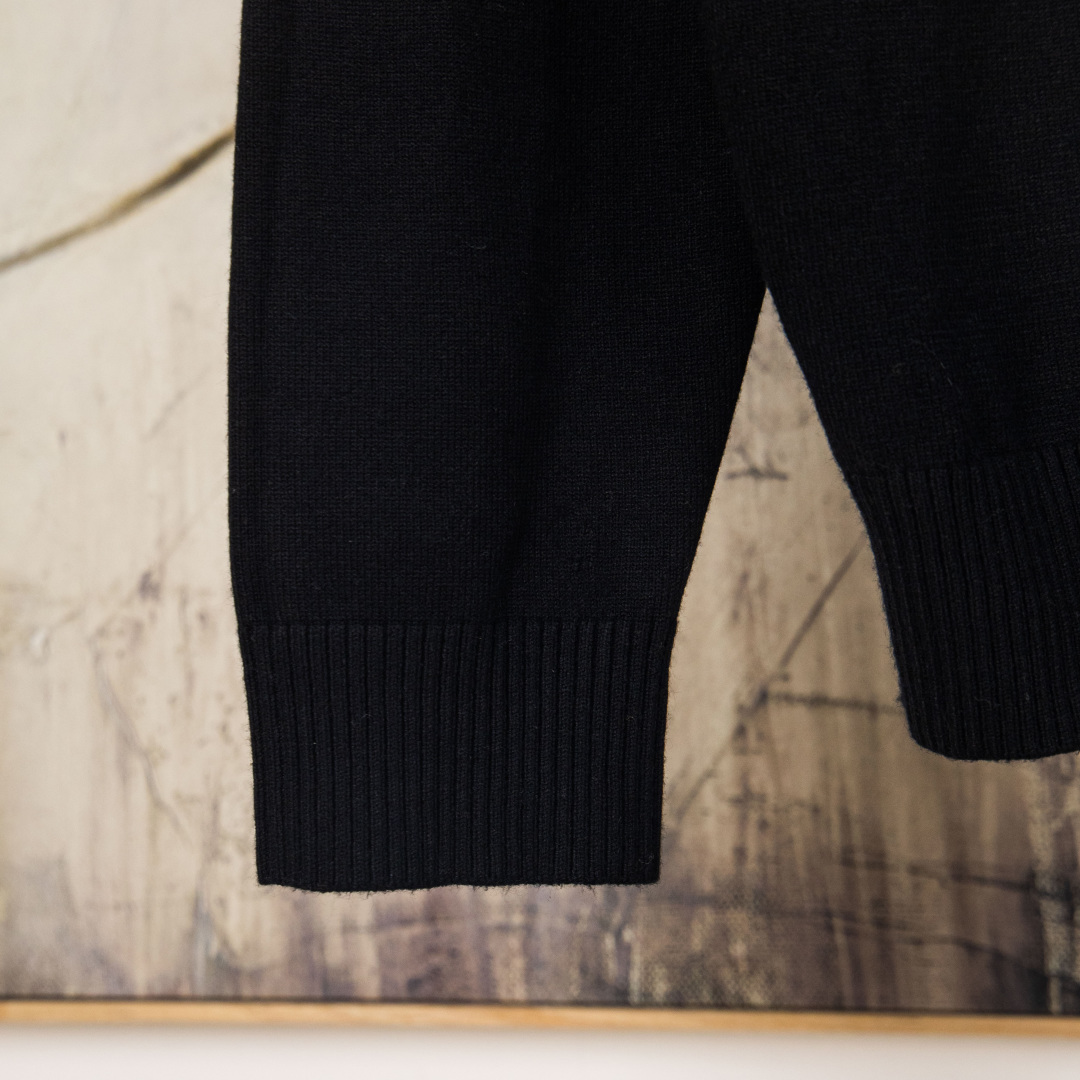 DIOR 2025Fw Classic Simple Casual Pullover Sweater with Flocked Embroidered Logo on the Chest