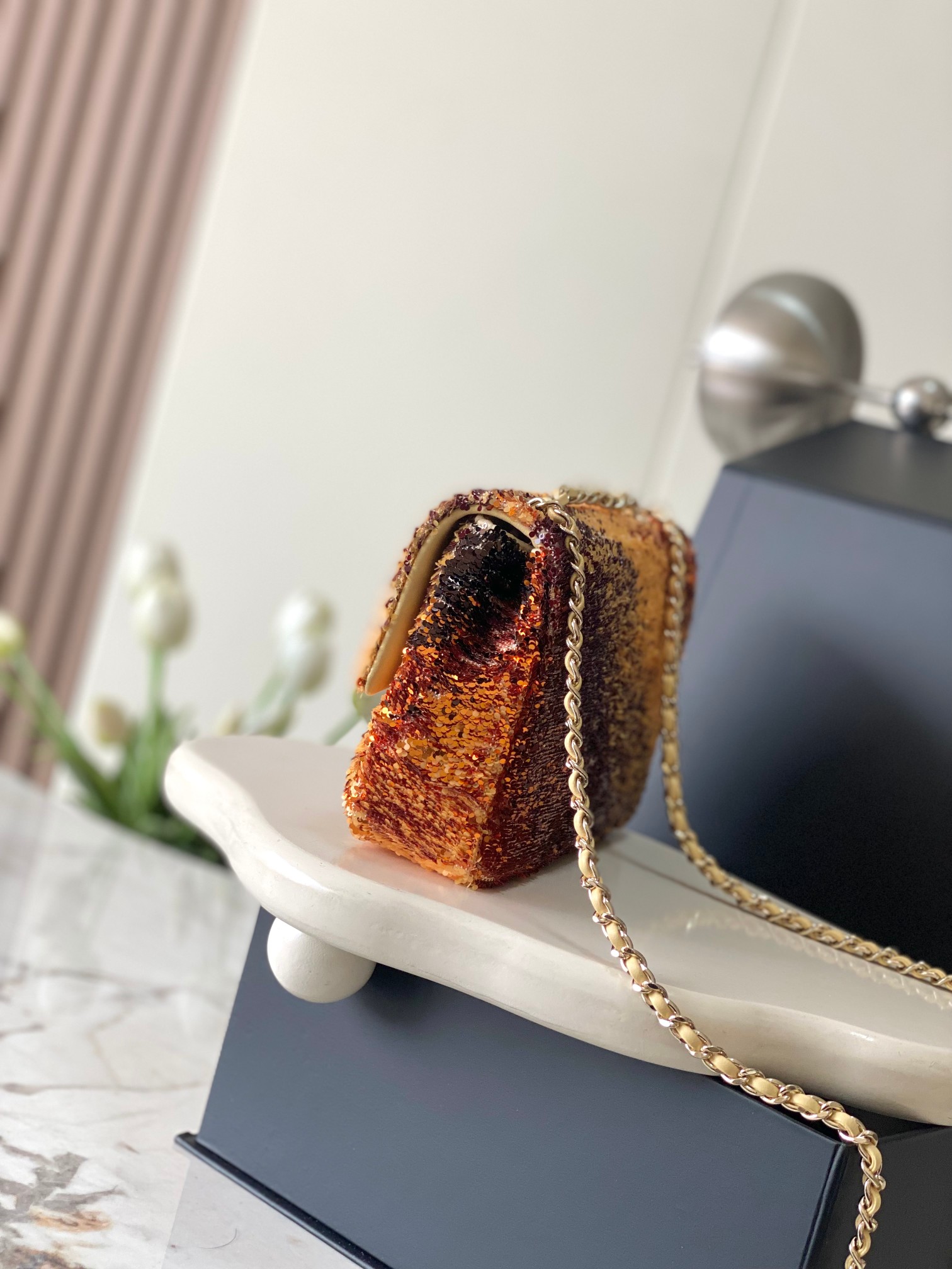 CHANEL MINI CF Sequined Evening Clutch Sheepskin lining + Full metal hardware Yellow gradient reminiscent of maple leaves Dimensions: 20x15x7cm Style No.: 4144