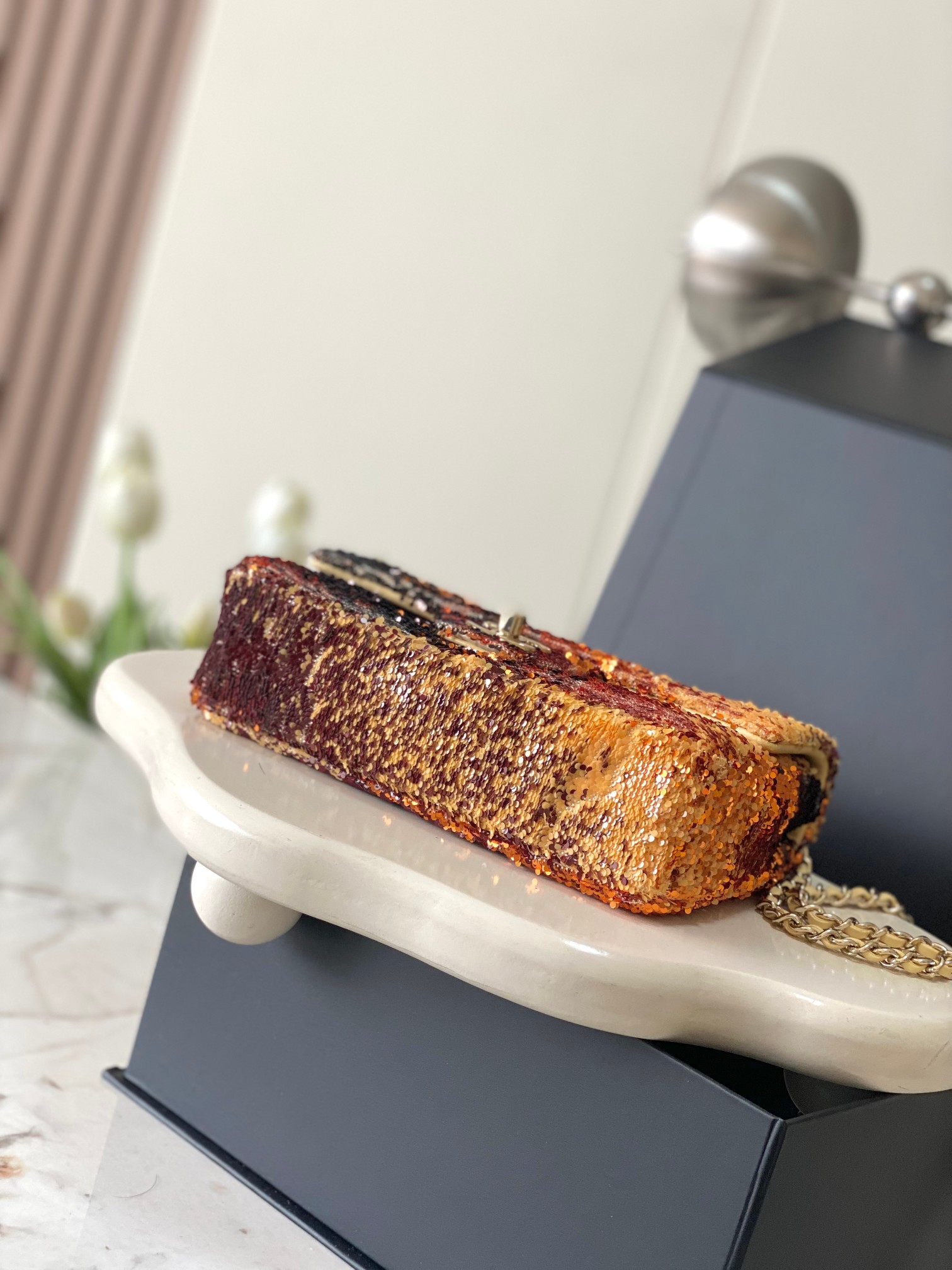 CHANEL MINI CF Sequined Evening Clutch Sheepskin lining + Full metal hardware Yellow gradient reminiscent of maple leaves Dimensions: 20x15x7cm Style No.: 4144