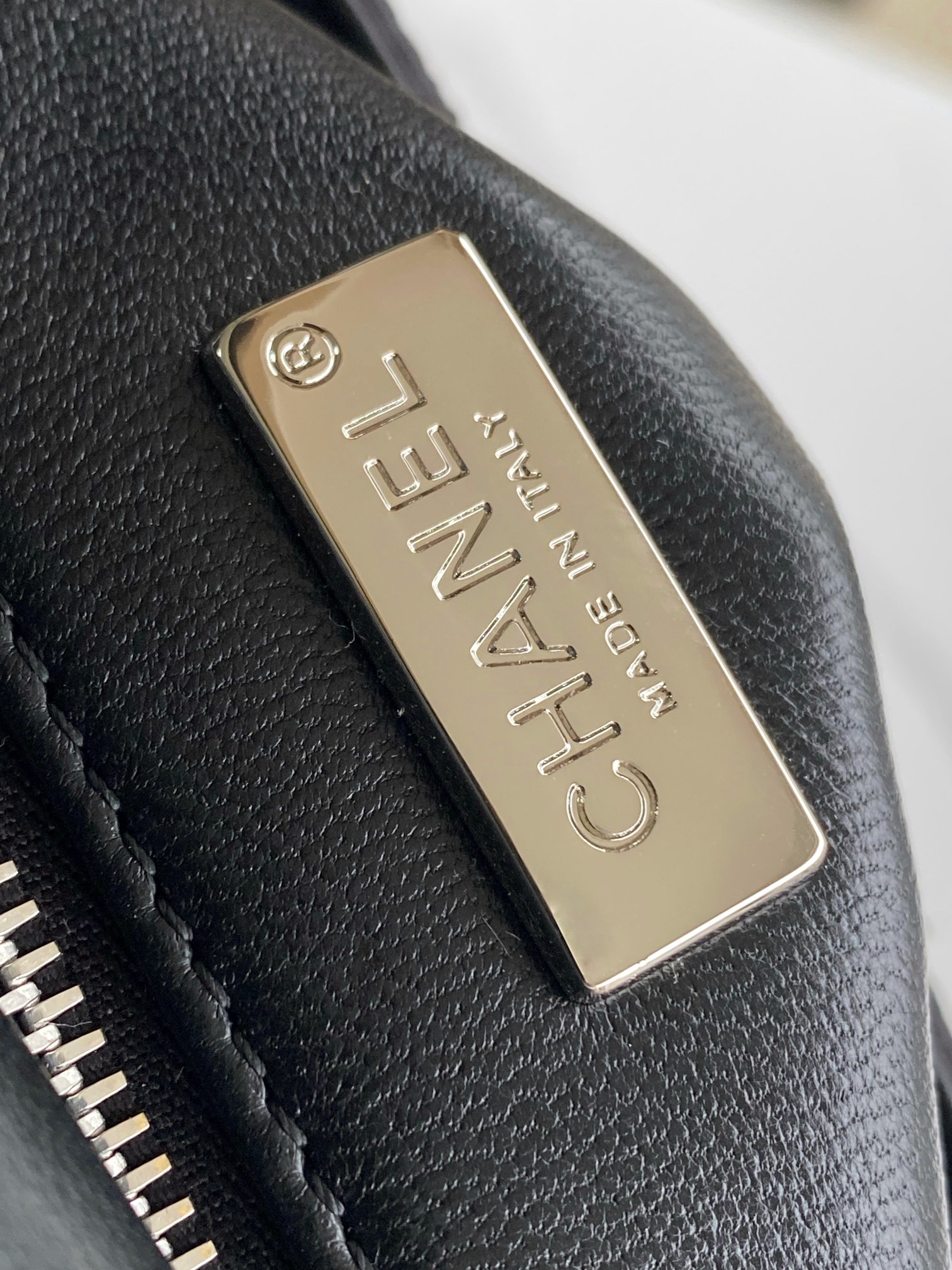 CHANEL MINI CF Camellia Sequined Evening Clutch Sheepskin lining + Full metal hardware Dimensions: 20x14x7cm Style No.: 4418