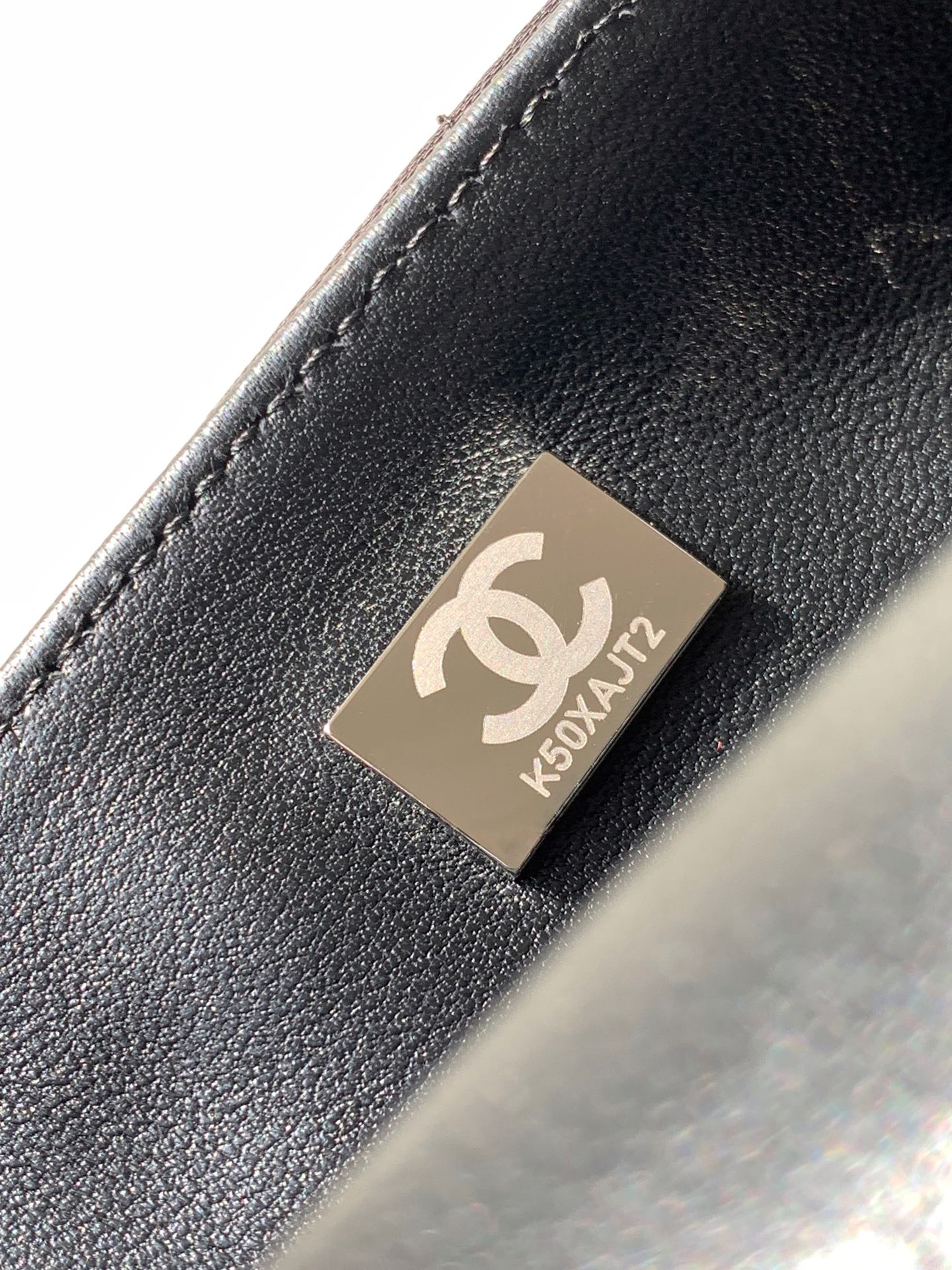 CHANEL MINI CF Camellia Sequined Evening Clutch Sheepskin lining + Full metal hardware Dimensions: 20x14x7cm Style No.: 4418