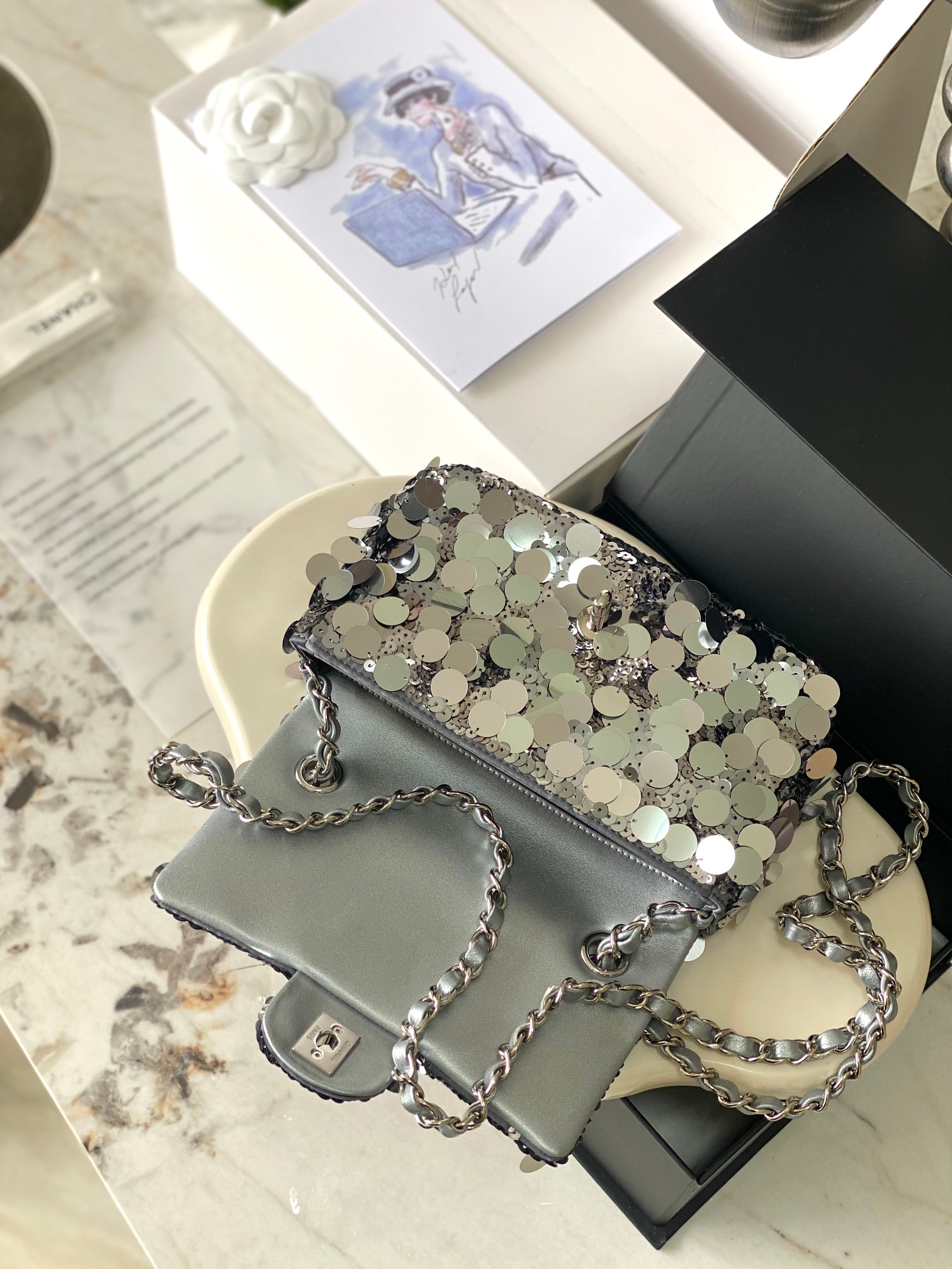 CHANEL MINI CF Sequined Evening Clutch Absolutely stunning, bling bling Dimensions: 20x12x9cm Style No.: 3523