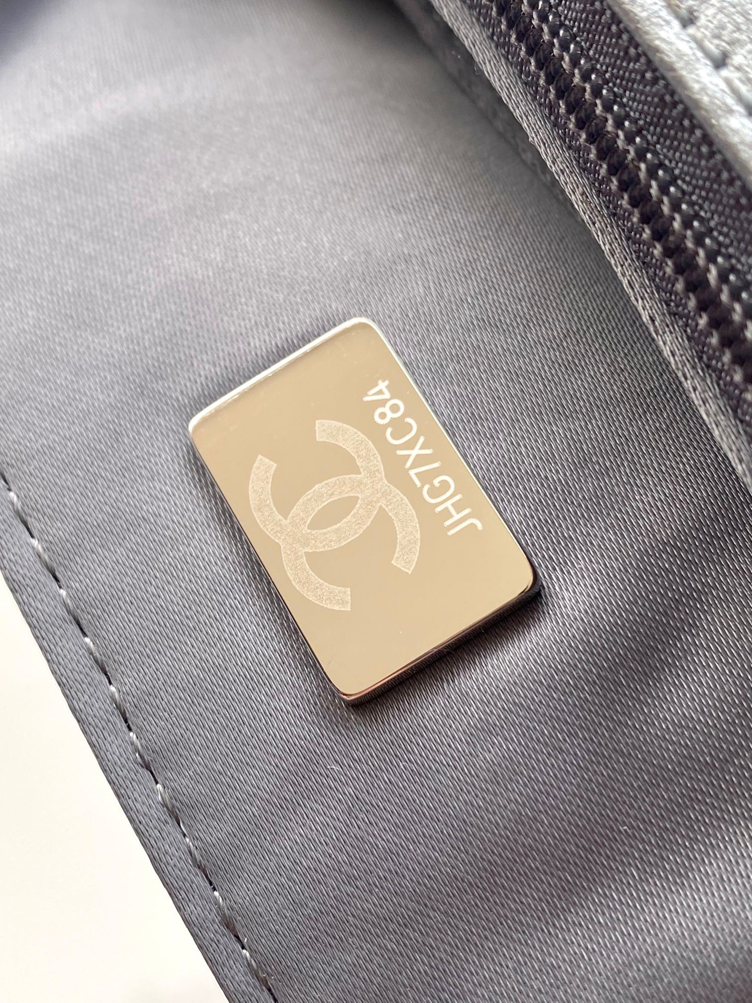 CHANEL MINI CF Sequined Evening Clutch Absolutely stunning, bling bling Dimensions: 20x12x9cm Style No.: 3523