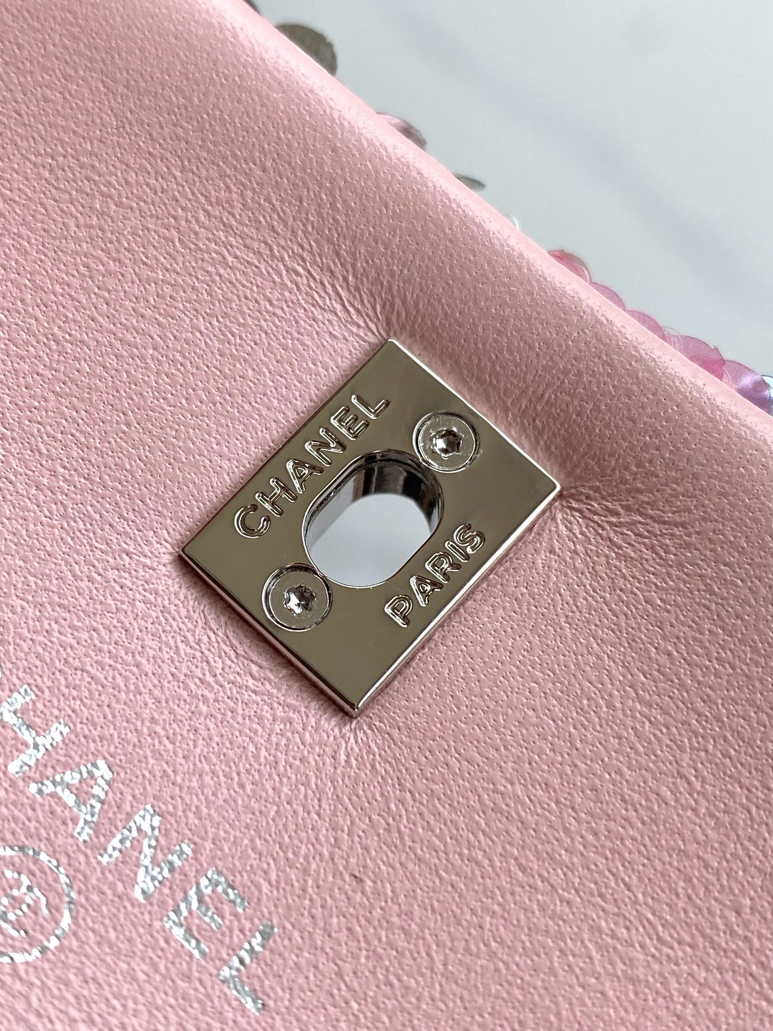 CHANEL Chain-Strap Sequined Mini Bag Dimensions: 13x3x10cm Style Number: 2788