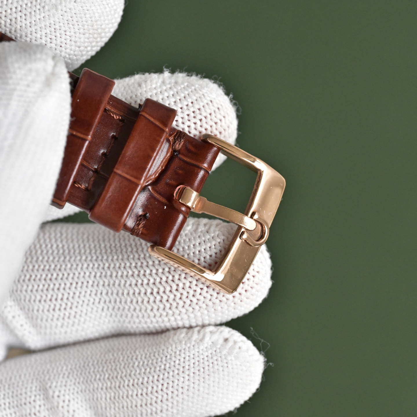 Omega Exquisite craftsmanship, ultimate luxury! Refined men's watch with genuine leather strap