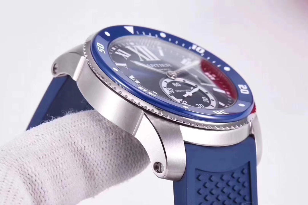 Cartier Calibre Diving Collection 42 x 11 mm, stainless steel case, ceramic bezel, sapphire crystal, water-resistant to 50 metres