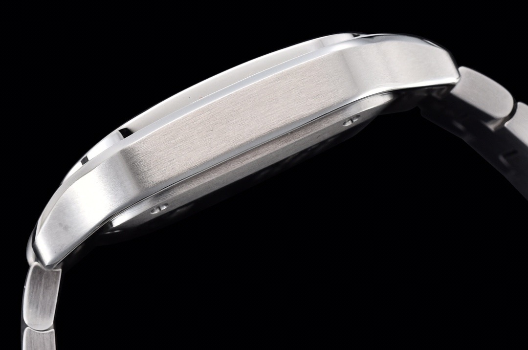 Cartier Santos Sapphire crystal, stainless steel bracelet, calfskin leather strap