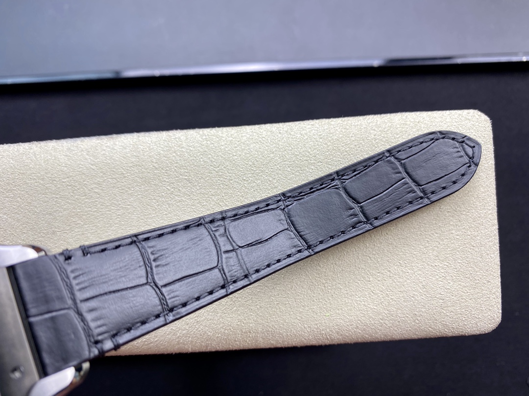 Cartier New Santos Watch 39.8 × 47.5 × 9.08 millimetres 