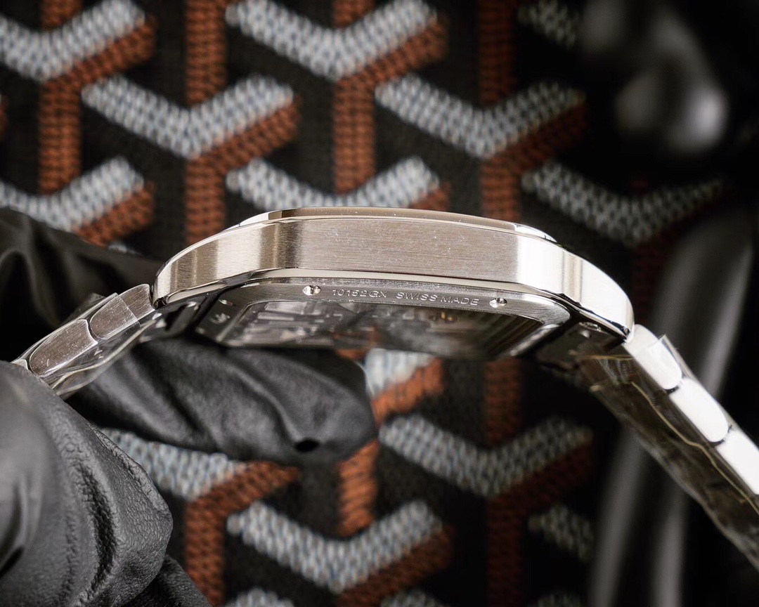 Cartier Santos Skeleton Collection Case diameter: 39.8 millimetres 