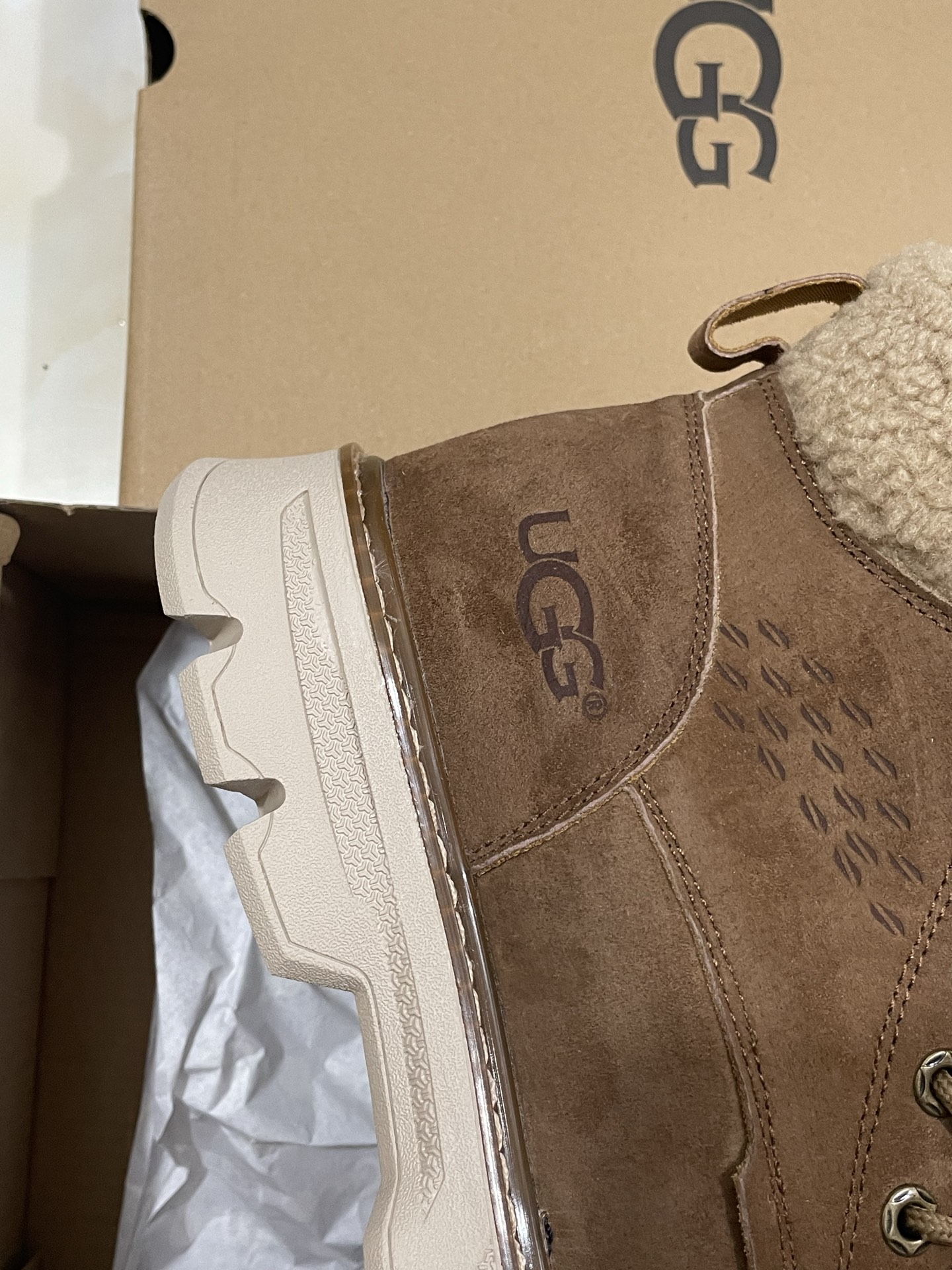 UGG Larus Leather Boot