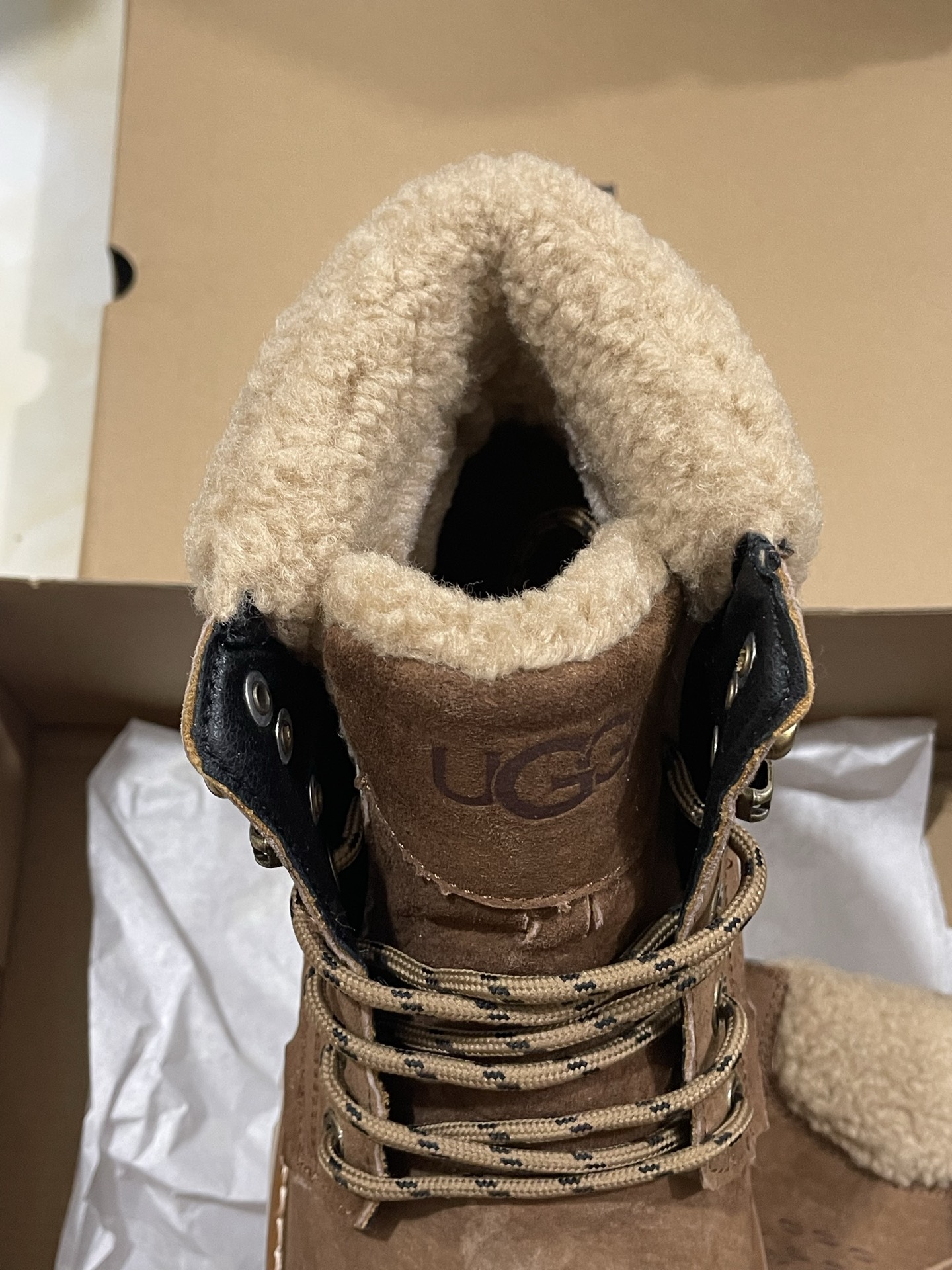 UGG Larus Leather Boot