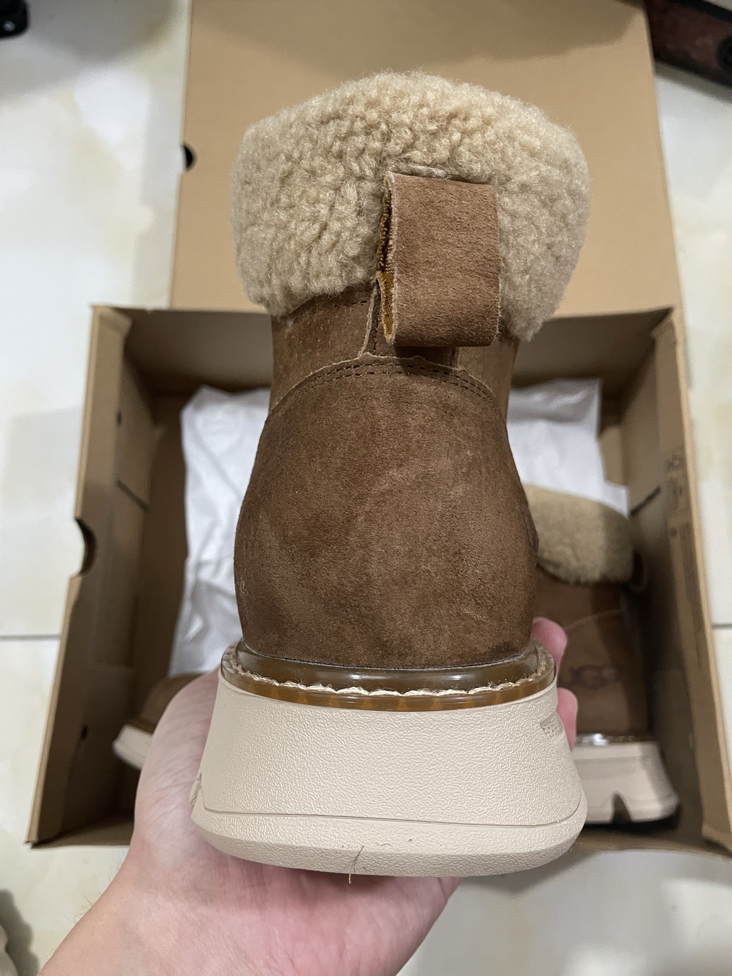UGG Larus Leather Boot