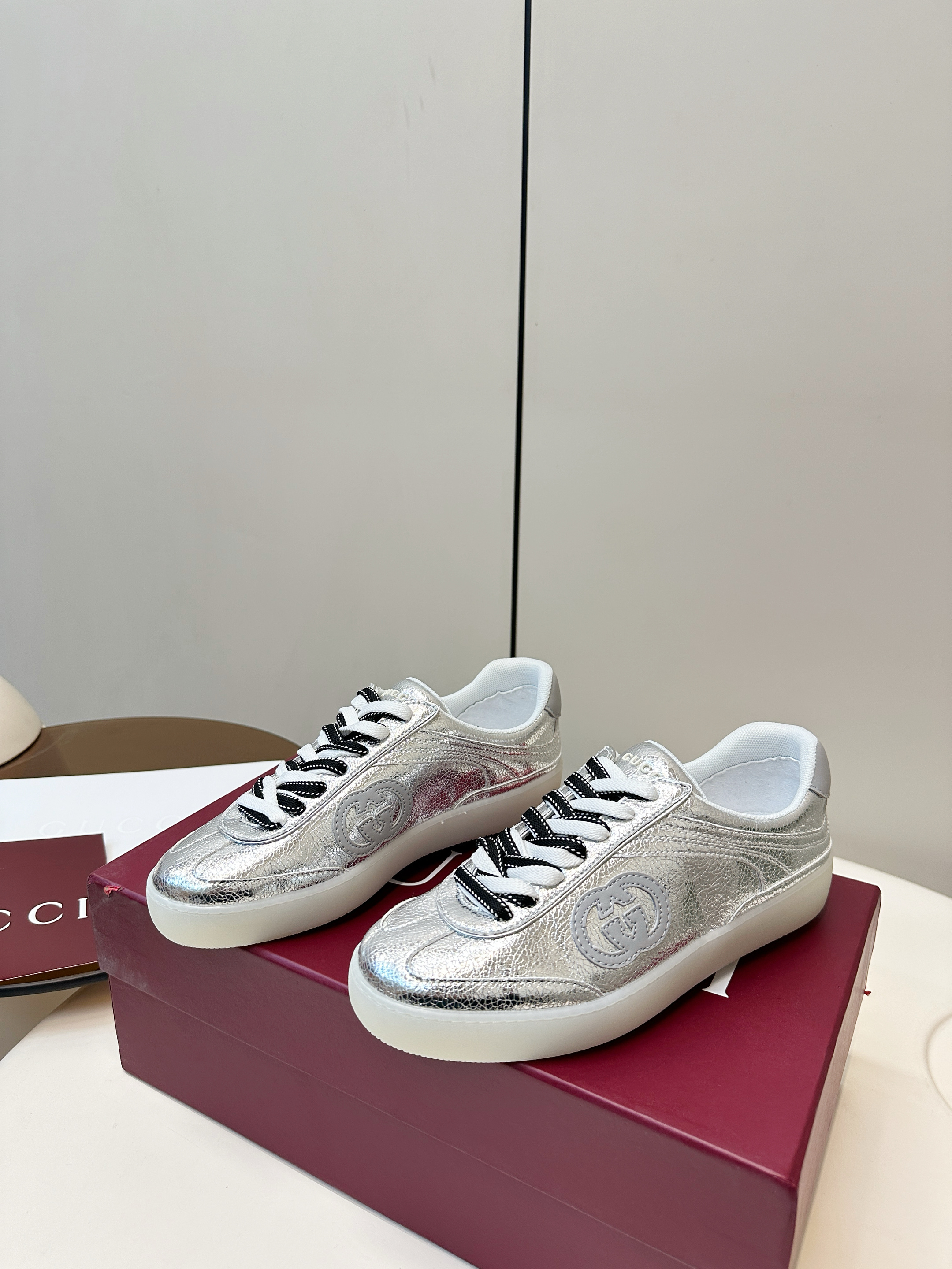 Gucci G75 Metallic-Finish Casual Sneakers P300