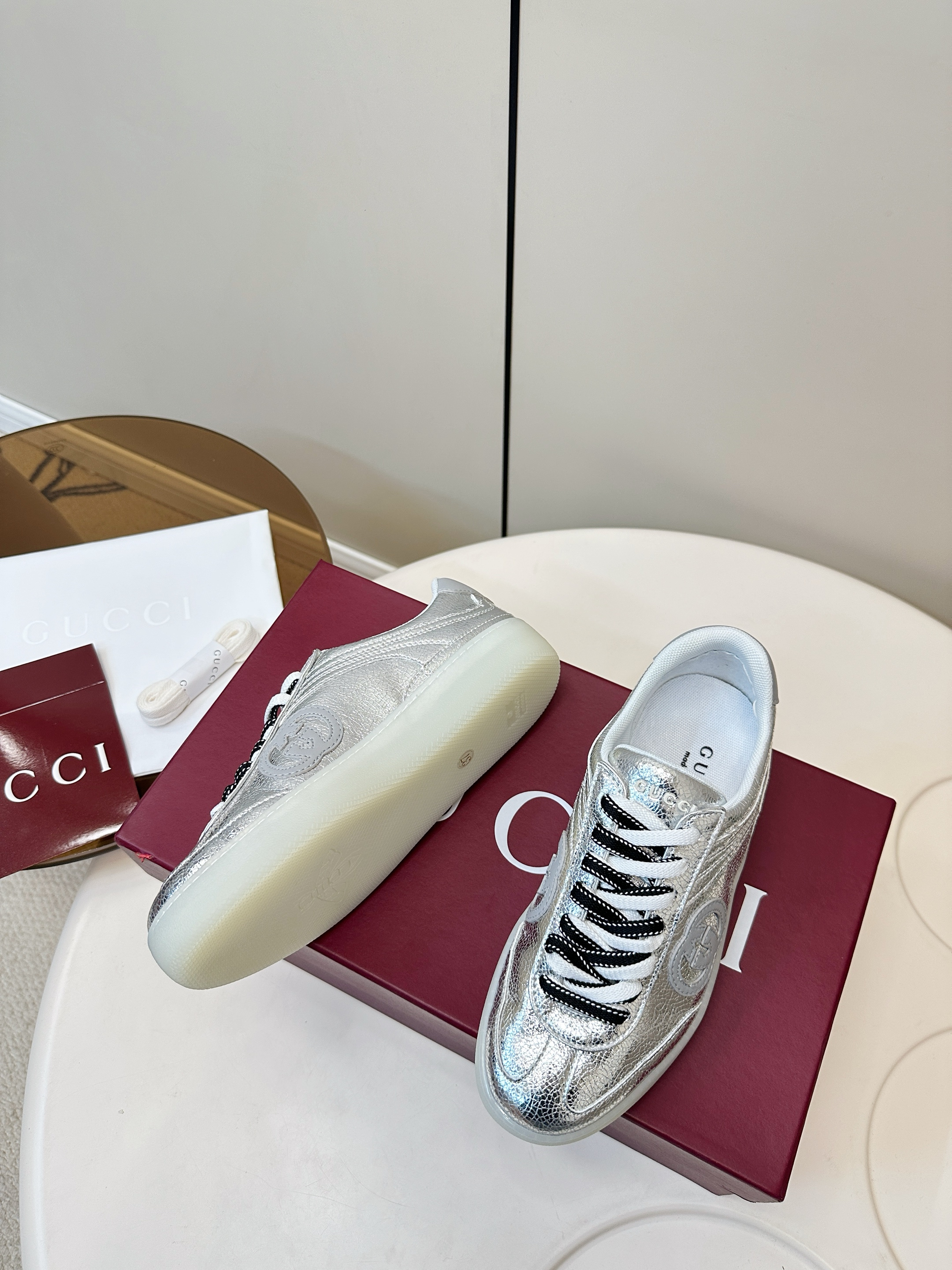 Gucci G75 Metallic-Finish Casual Sneakers P300