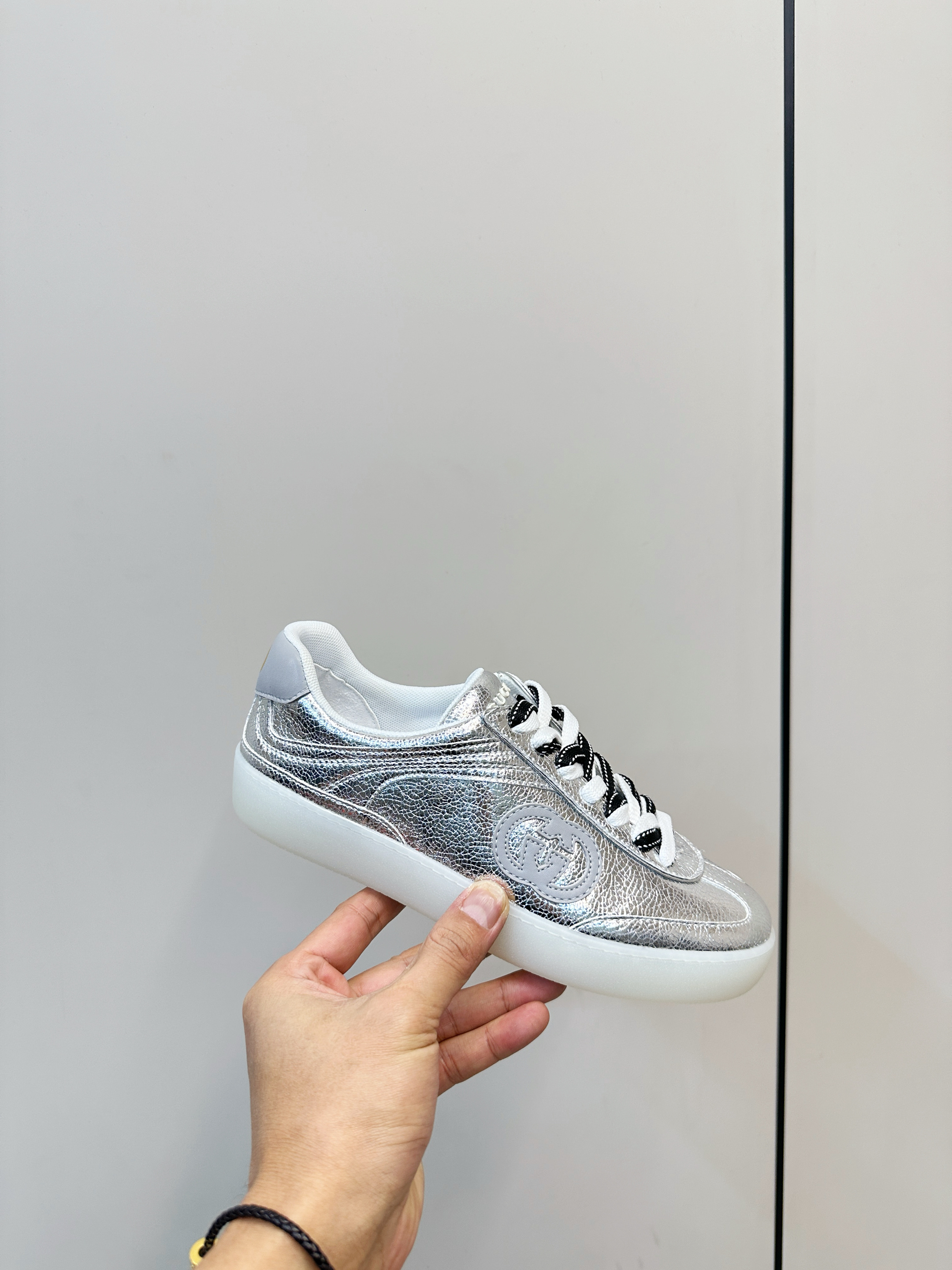 Gucci G75 Metallic-Finish Casual Sneakers P300