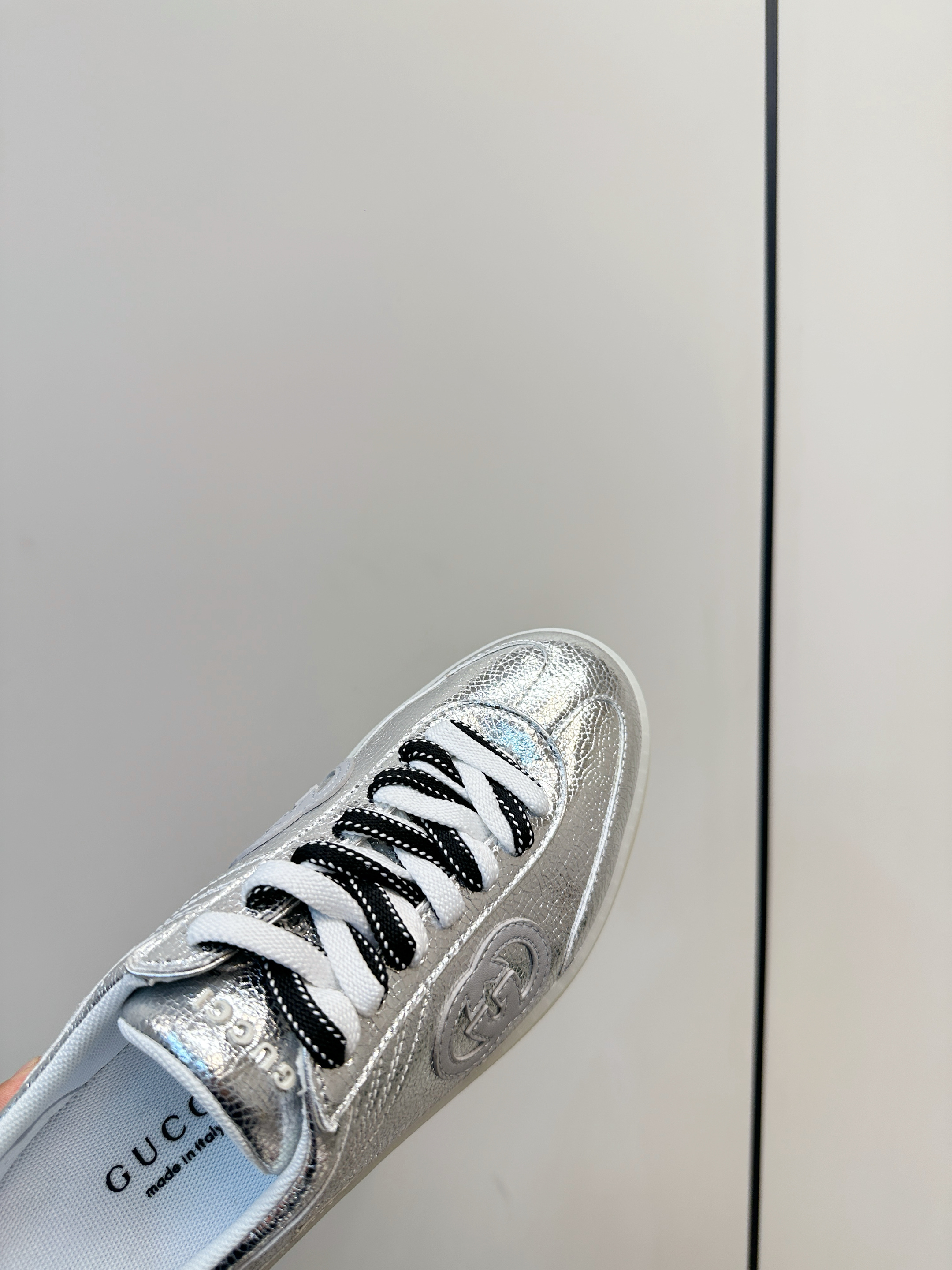 Gucci G75 Metallic-Finish Casual Sneakers P300