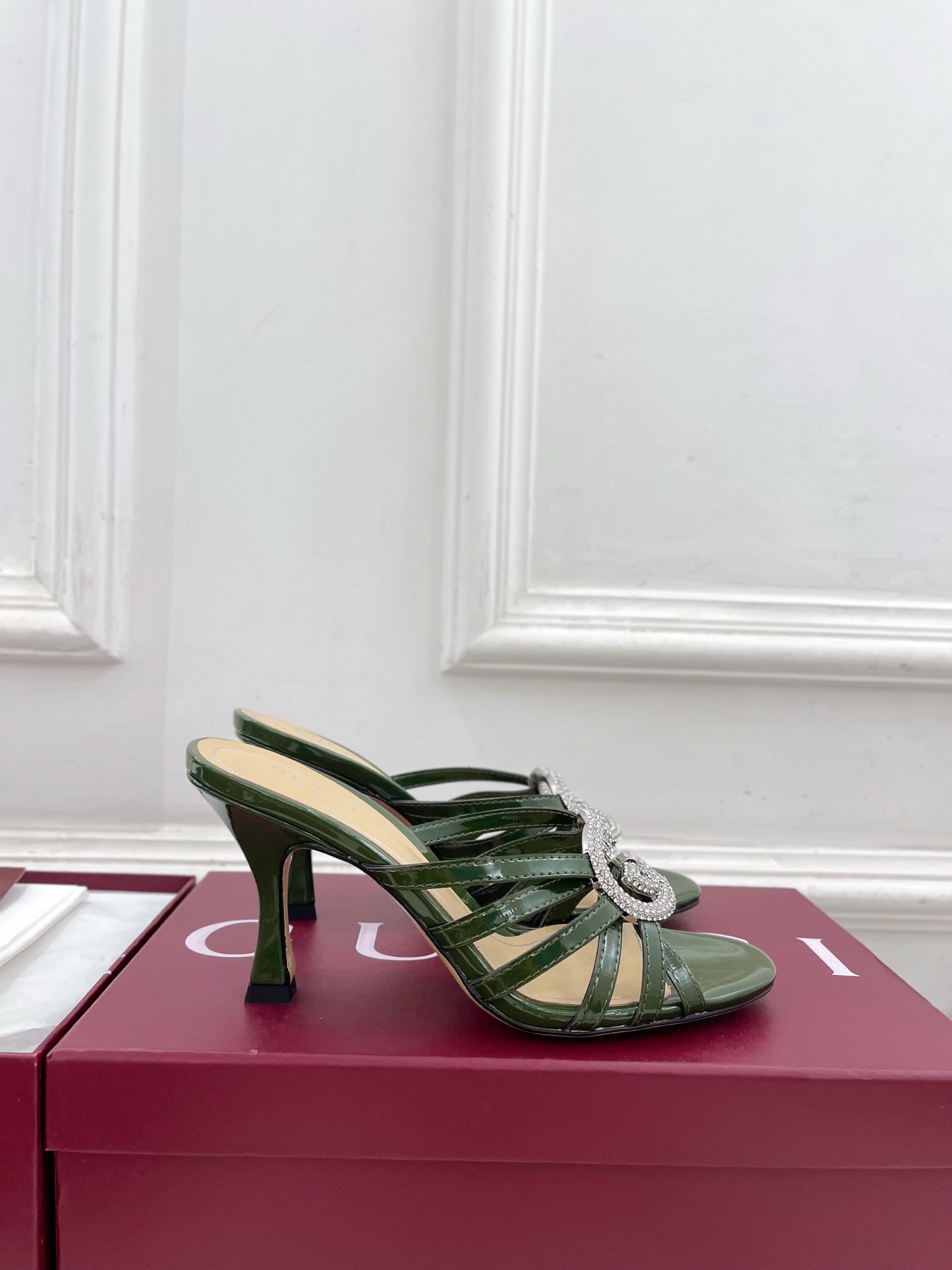 Gucci New Arrival Classic Rhinestone Thin-Strap High-Heel Sandals