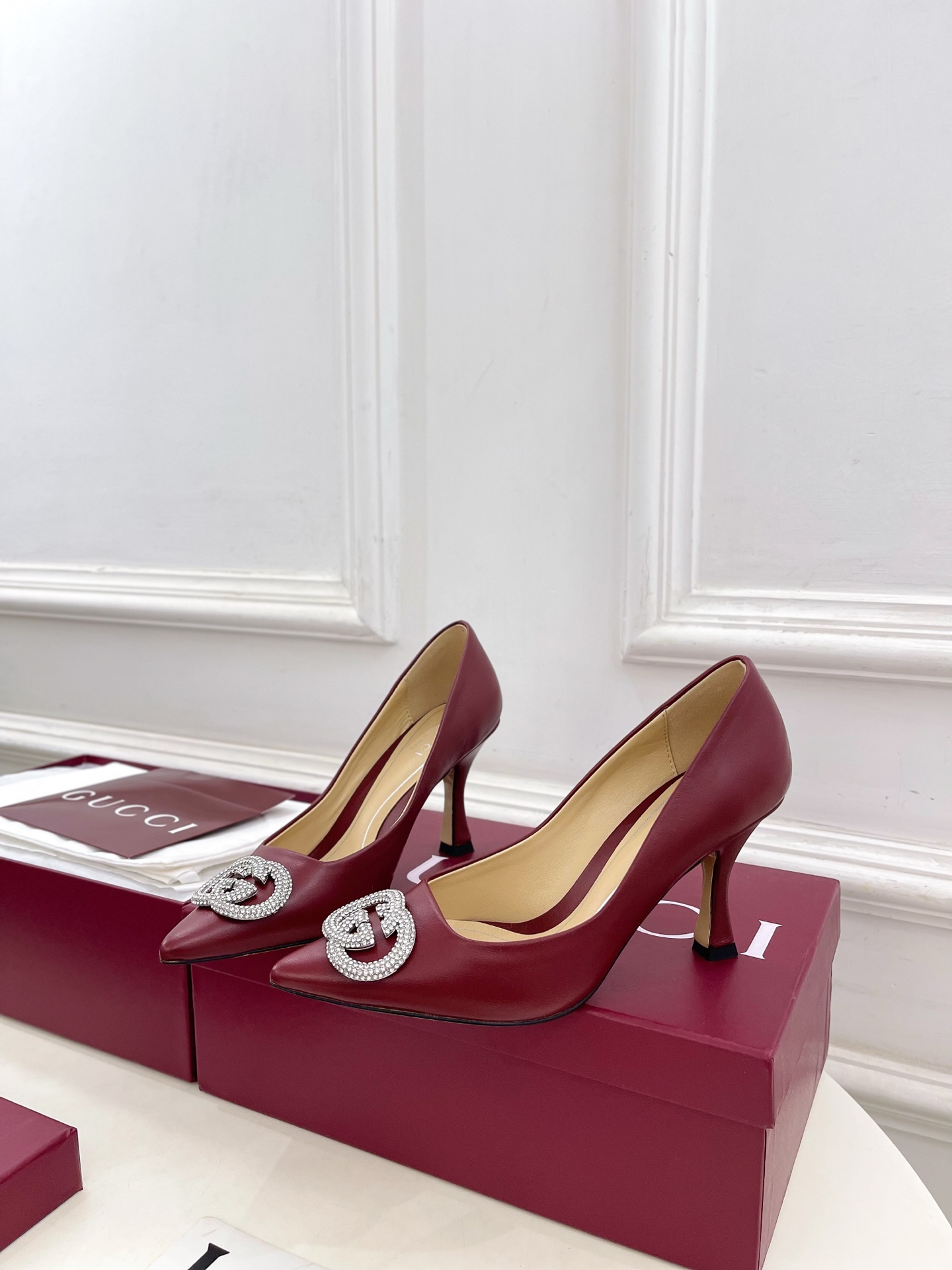 Gucci New Arrival Classic Rhinestone Pointed-Toe High Heels