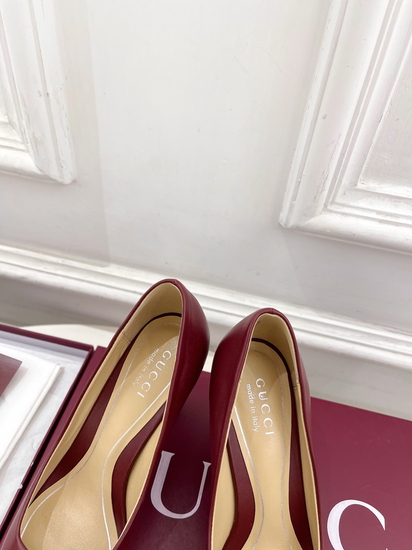 Gucci New Arrival Classic Rhinestone Pointed-Toe High Heels