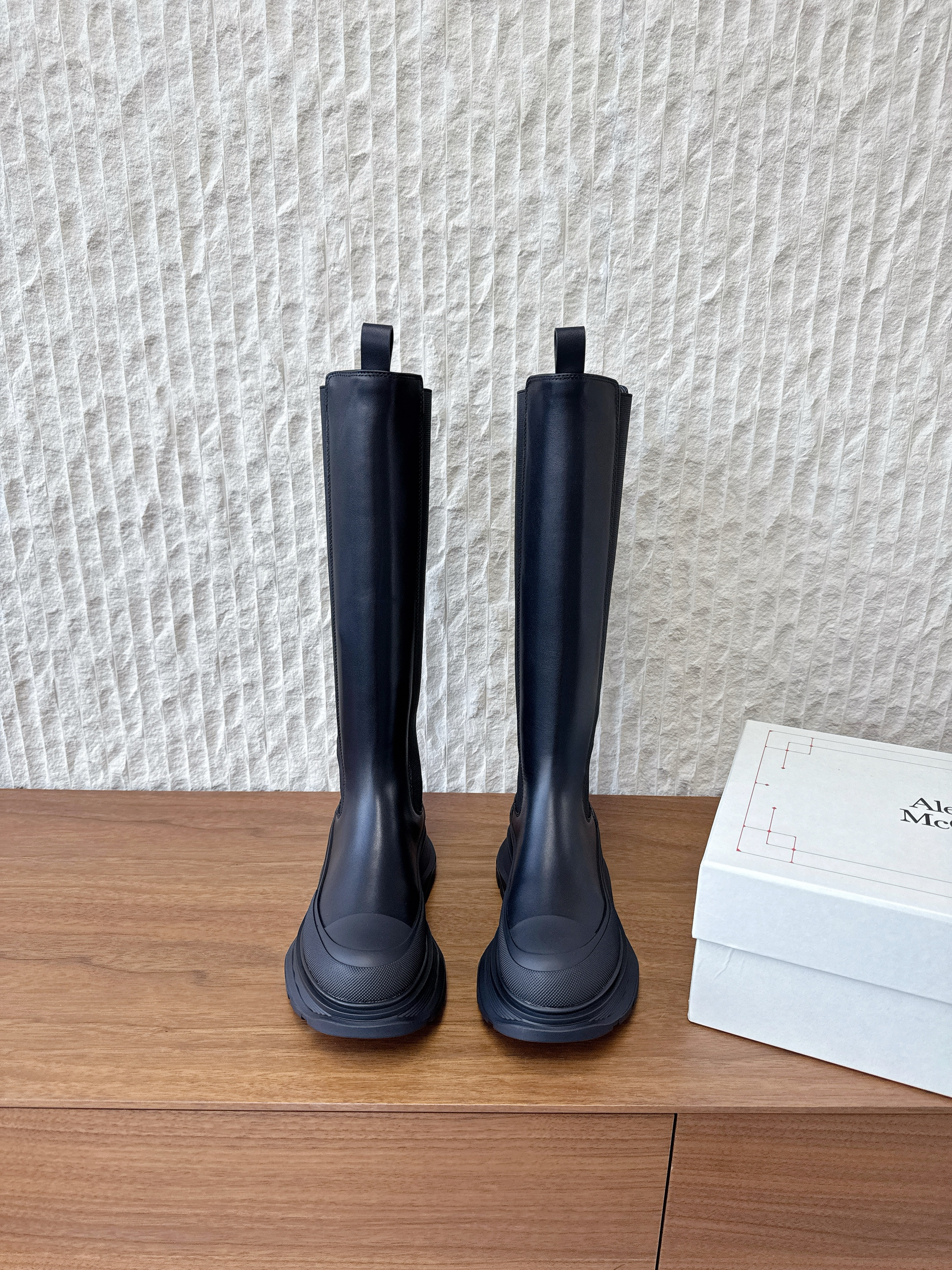 Alexander McQueen 2025 Fall Winter  New Arrival Chunky-Heeled Elastic Back Zipper Boots