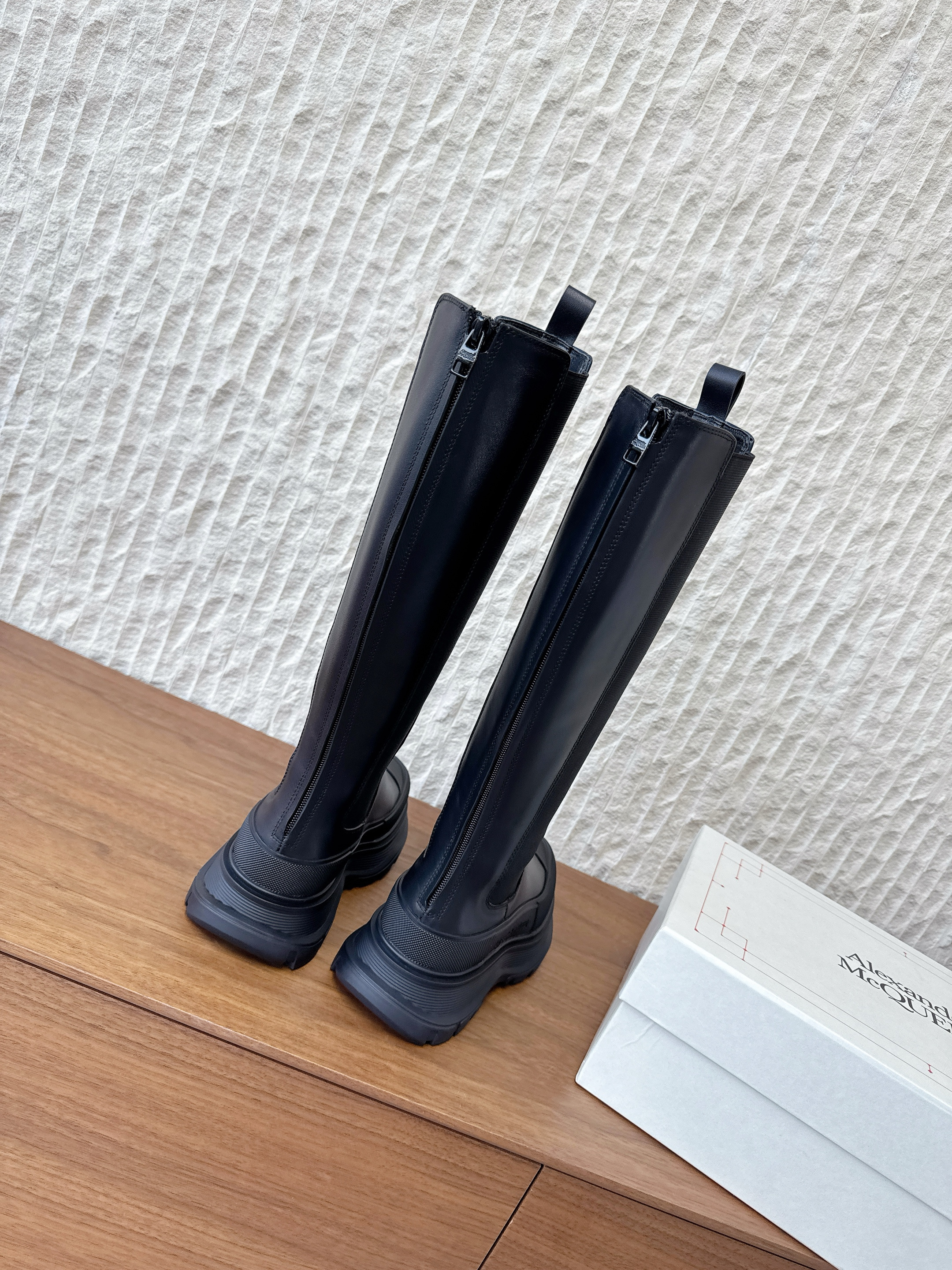 Alexander McQueen 2025 Fall Winter  New Arrival Chunky-Heeled Elastic Back Zipper Boots