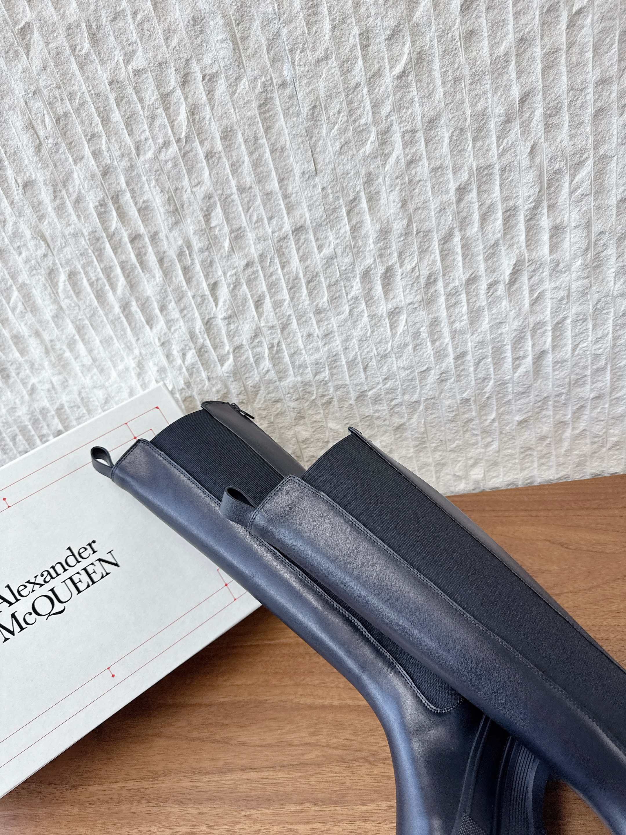 Alexander McQueen 2025 Fall Winter  New Arrival Chunky-Heeled Elastic Back Zipper Boots