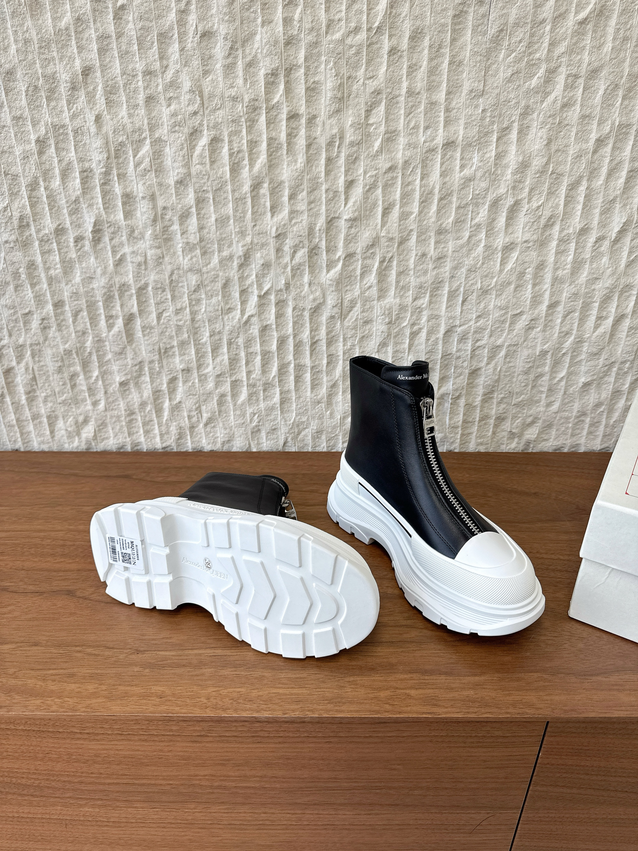 Alexander McQueen 2025 Fall Winter  New Arrival Tread Sli Zipper Boots Ankle Boots