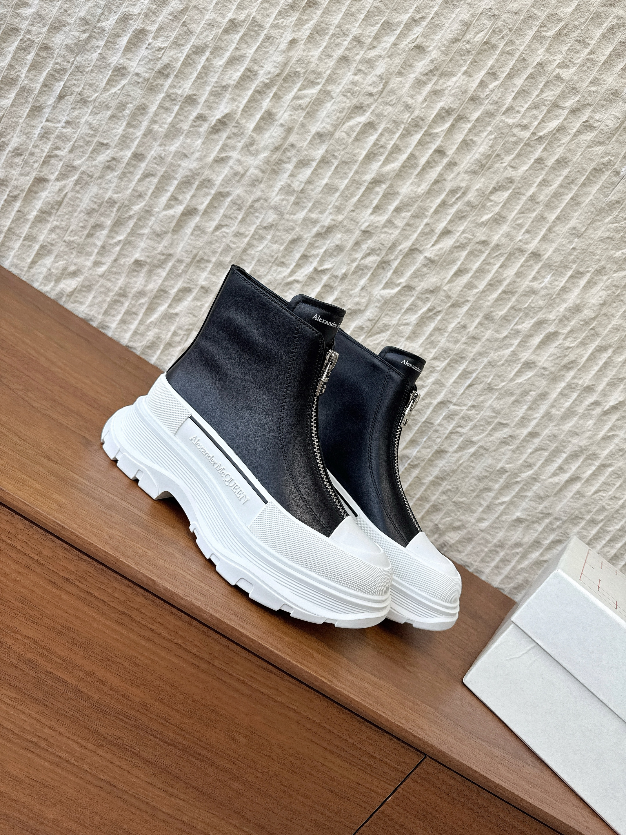 Alexander McQueen 2025 Fall Winter  New Arrival Tread Sli Zipper Boots Ankle Boots