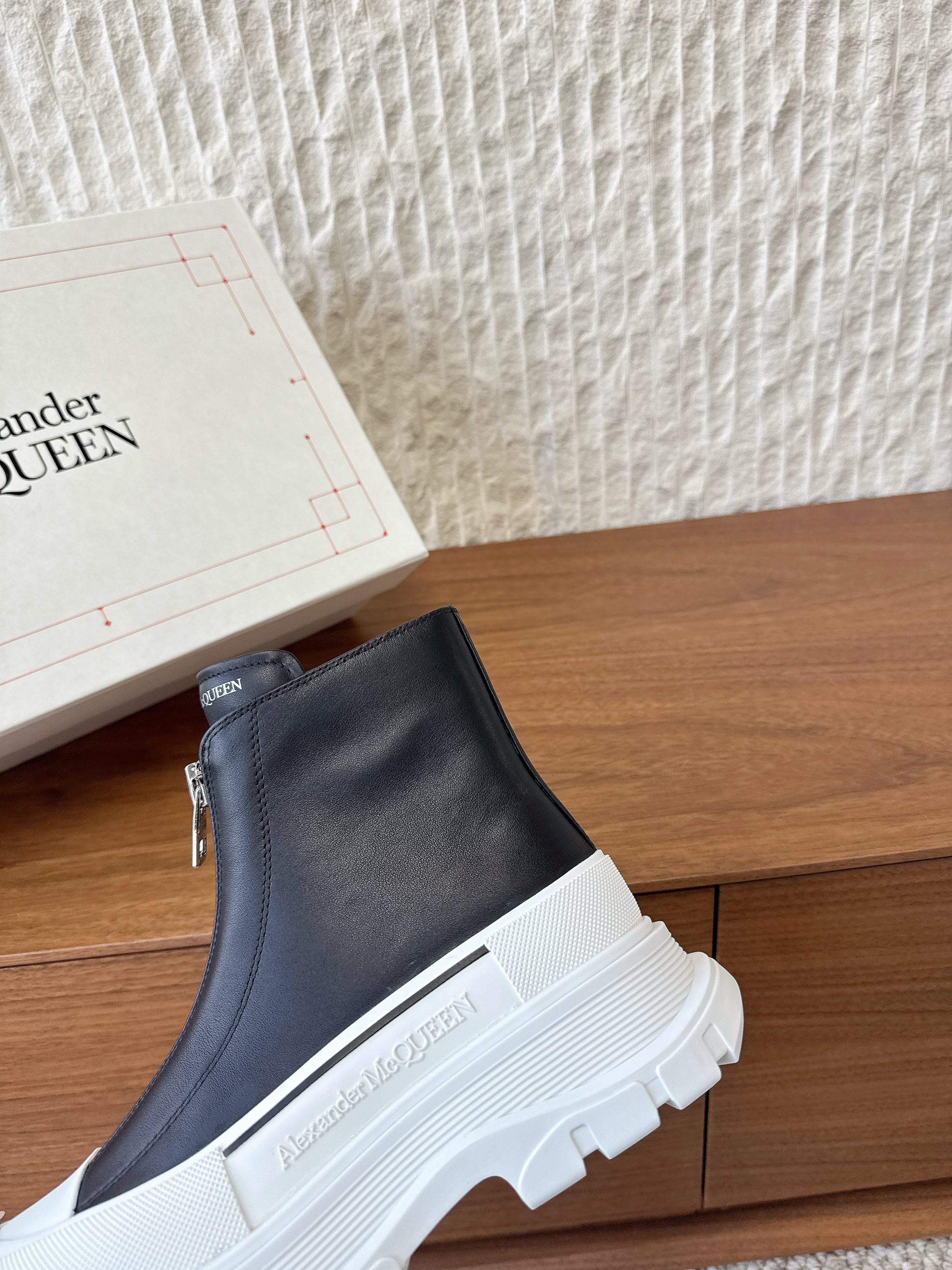 Alexander McQueen 2025 Fall Winter  New Arrival Tread Sli Zipper Boots Ankle Boots