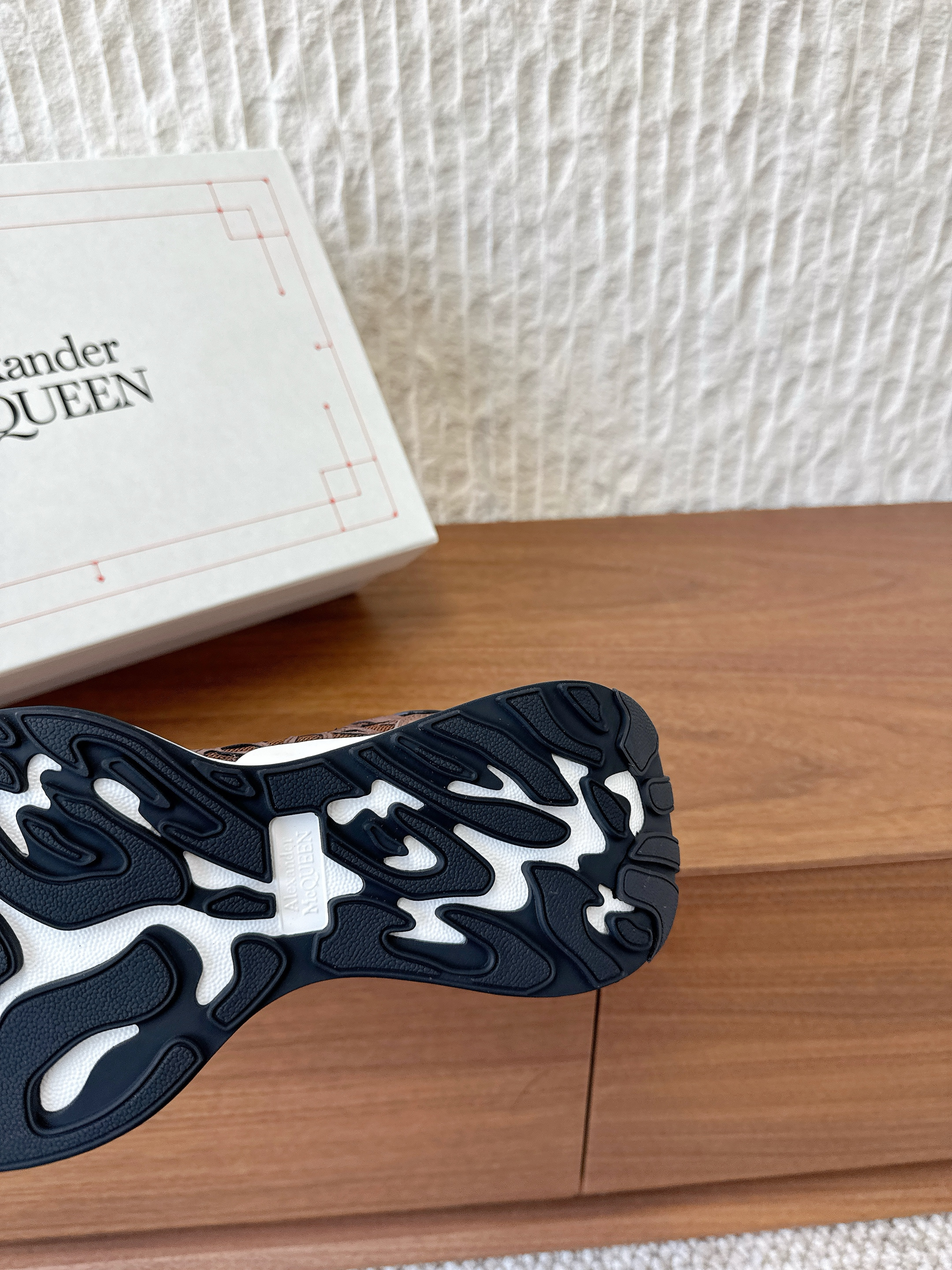 Alexander McQueen 2025 Fall Winter New Arrival Couple's Sports Casual Shoes