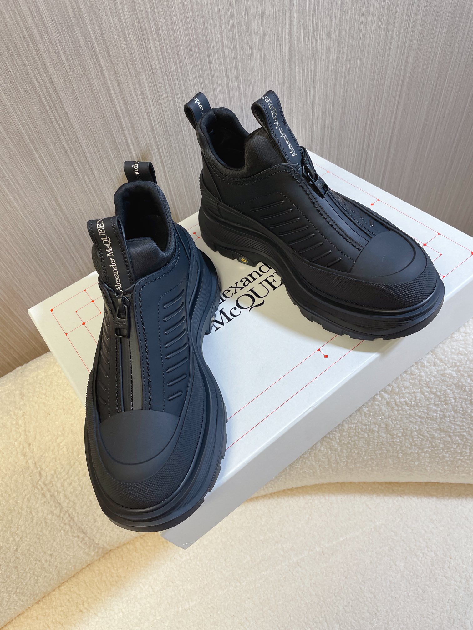 McQueen New Tread Slick Moto Functional Style Short Boots