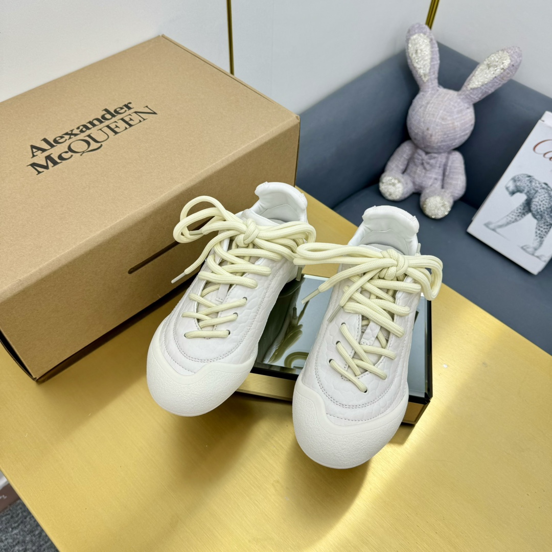 Alexander McQueen Fall/Winter Newest Flexion Collection Retro Casual Sneakers